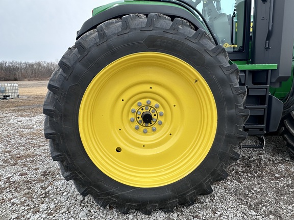 2022 John Deere 7R 230 Tractor