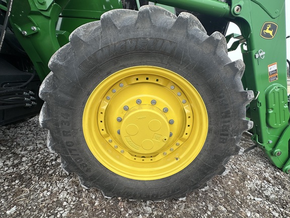 2022 John Deere 7R 230 Tractor