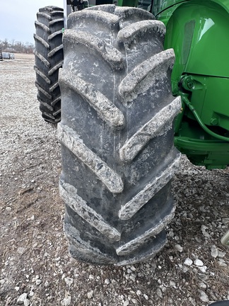 2022 John Deere 7R 230 Tractor