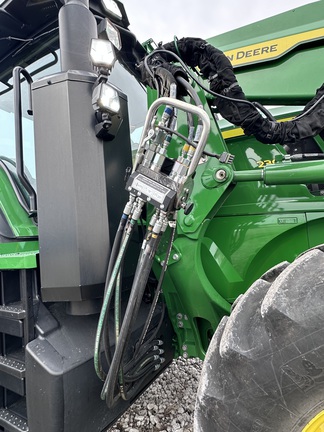 2022 John Deere 7R 230 Tractor