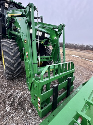 2022 John Deere 7R 230 Tractor