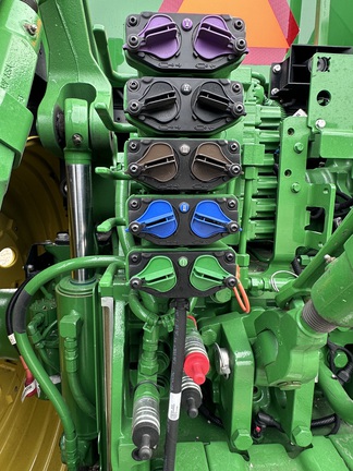 2022 John Deere 7R 230 Tractor