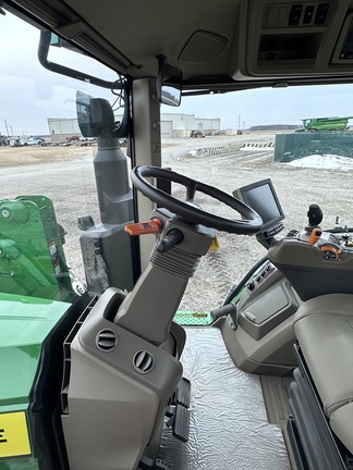 2022 John Deere 7R 230 Tractor