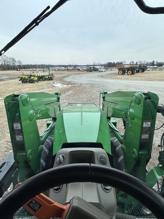 2022 John Deere 7R 230 Tractor