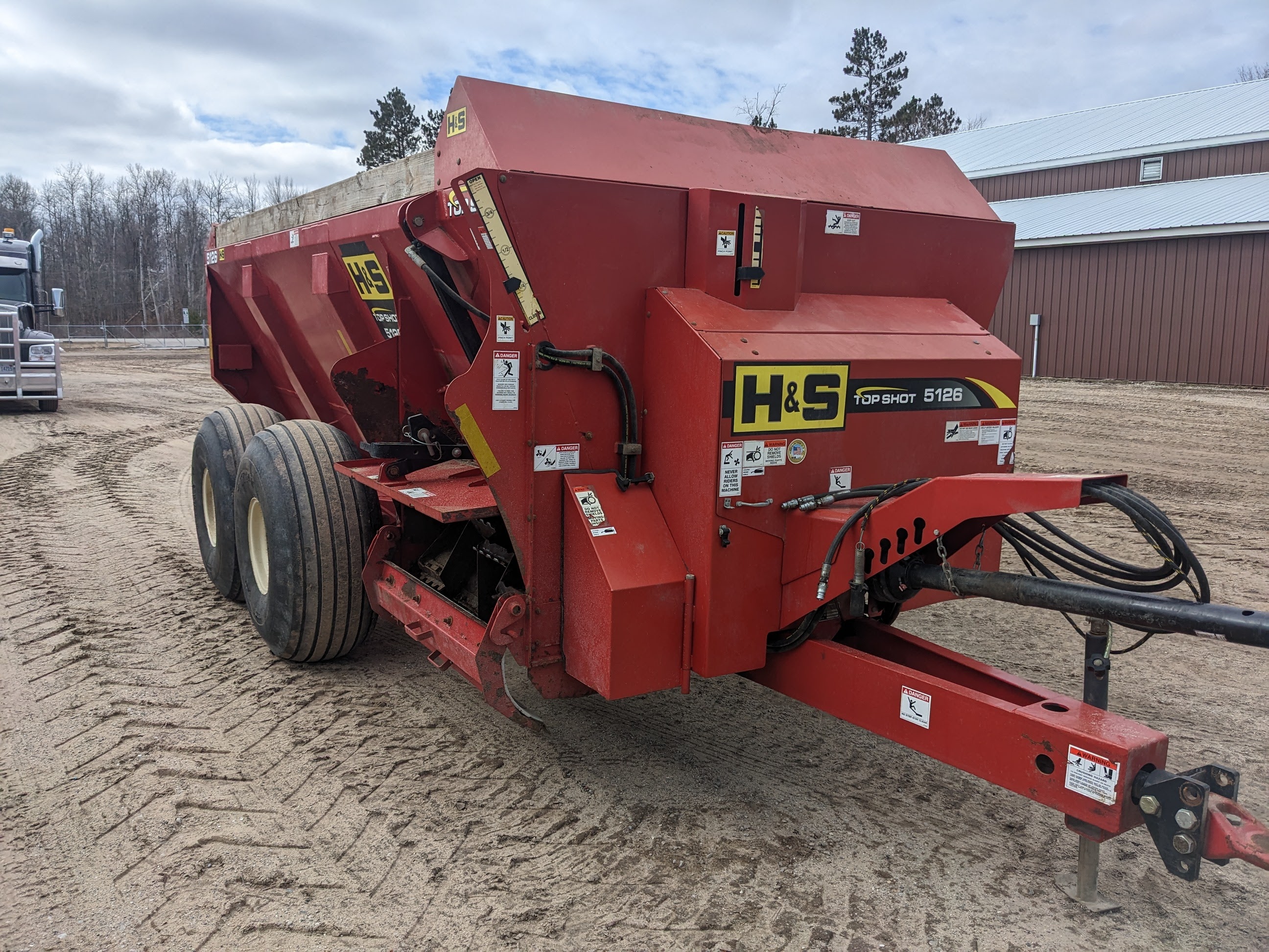 H&S TS 5126 Manure Spreader