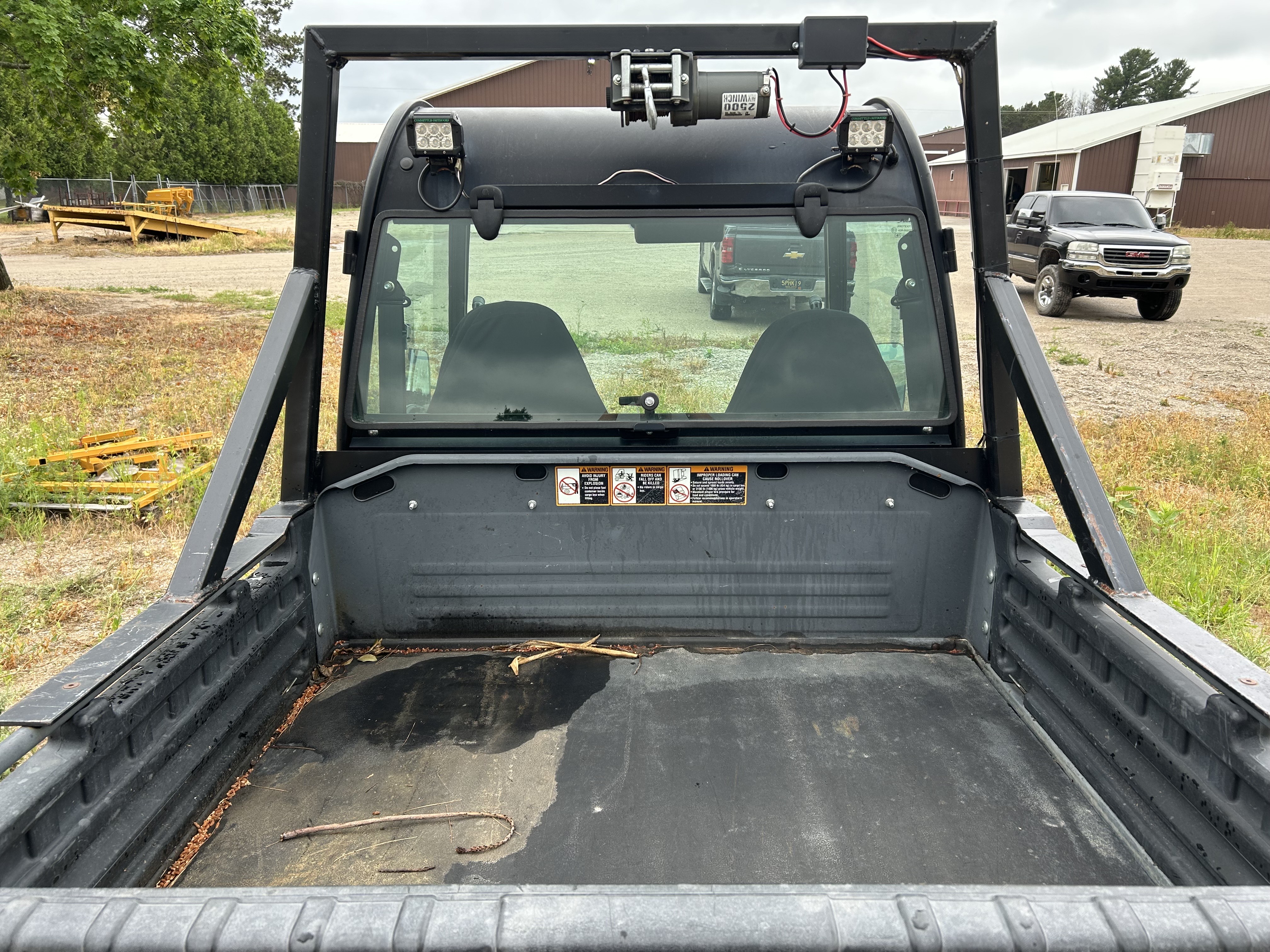 2012 John Deere Gator 825 i Side by Side
