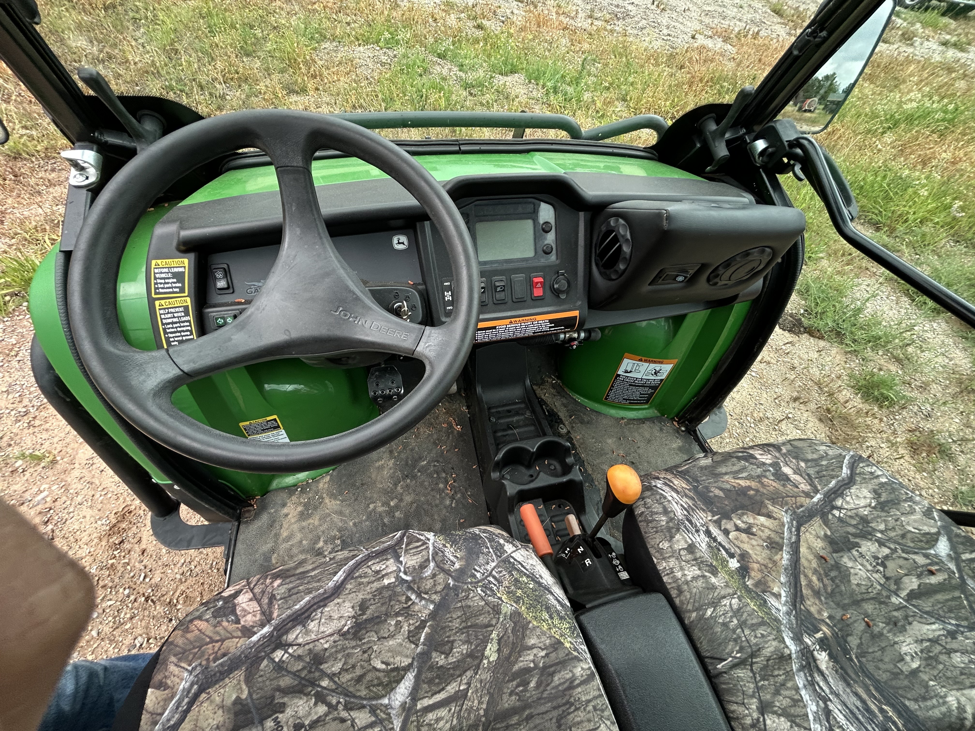 2012 John Deere Gator 825 i Side by Side
