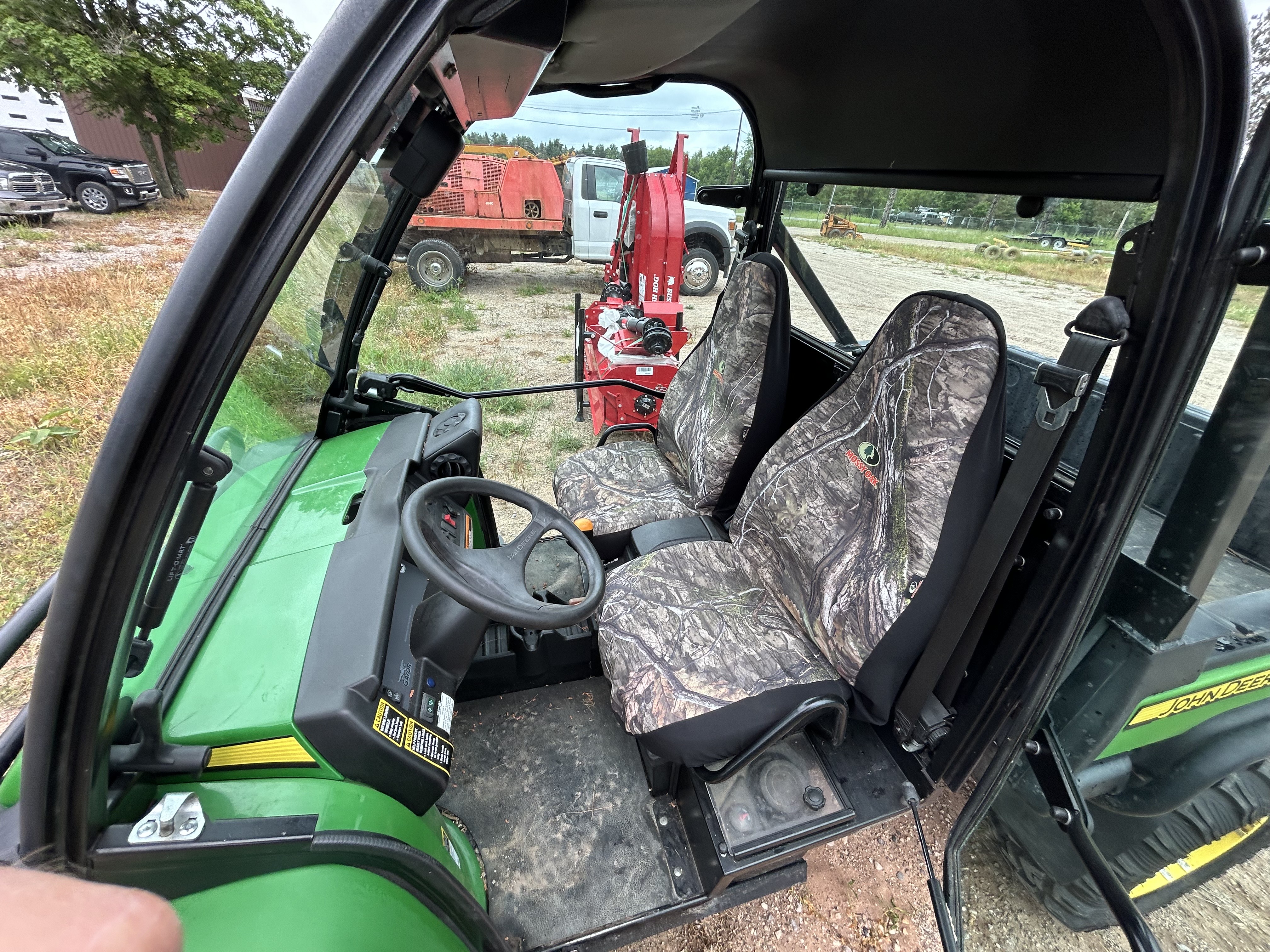 2012 John Deere Gator 825 i Side by Side