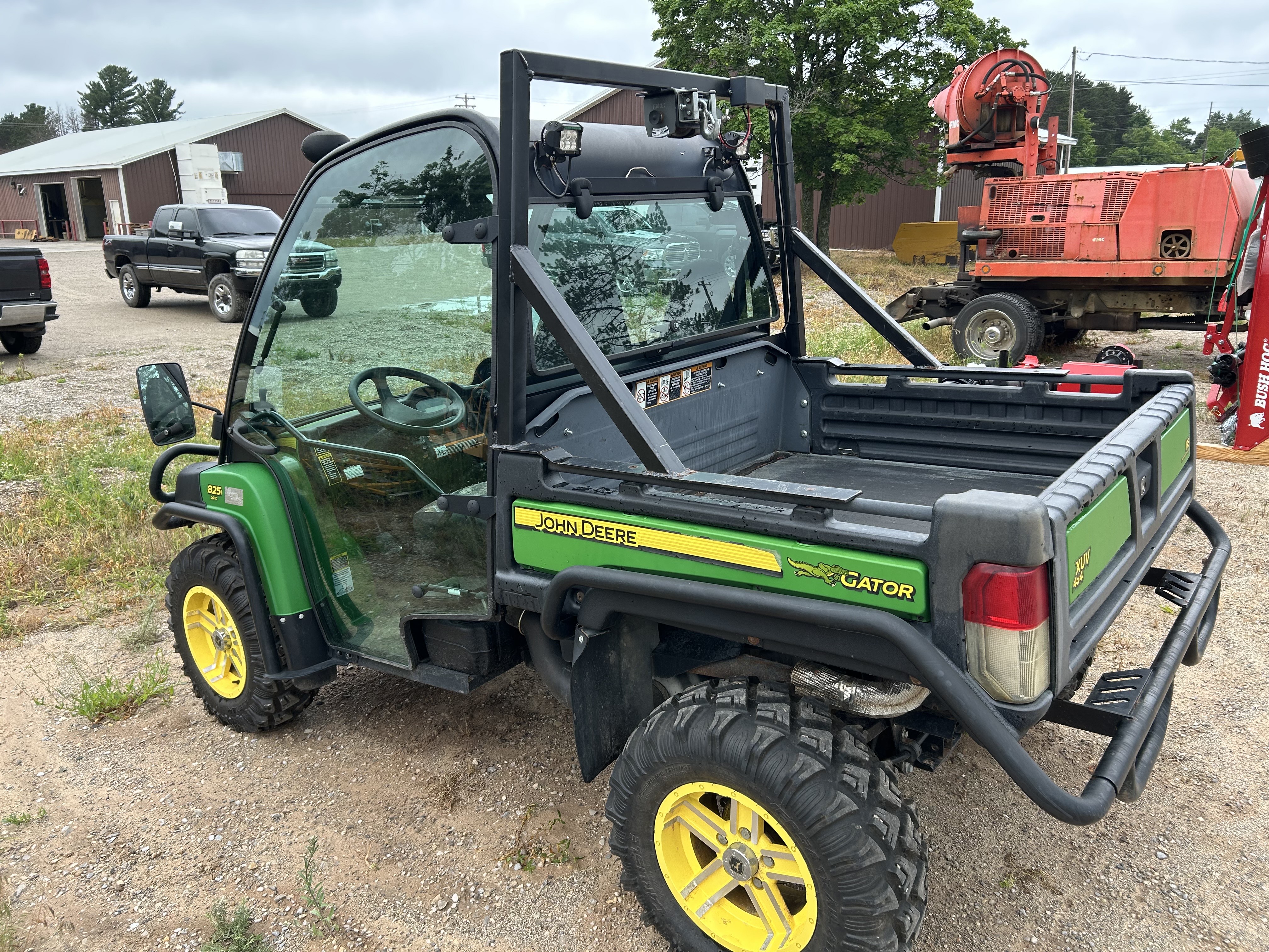 2012 John Deere Gator 825 i Side by Side