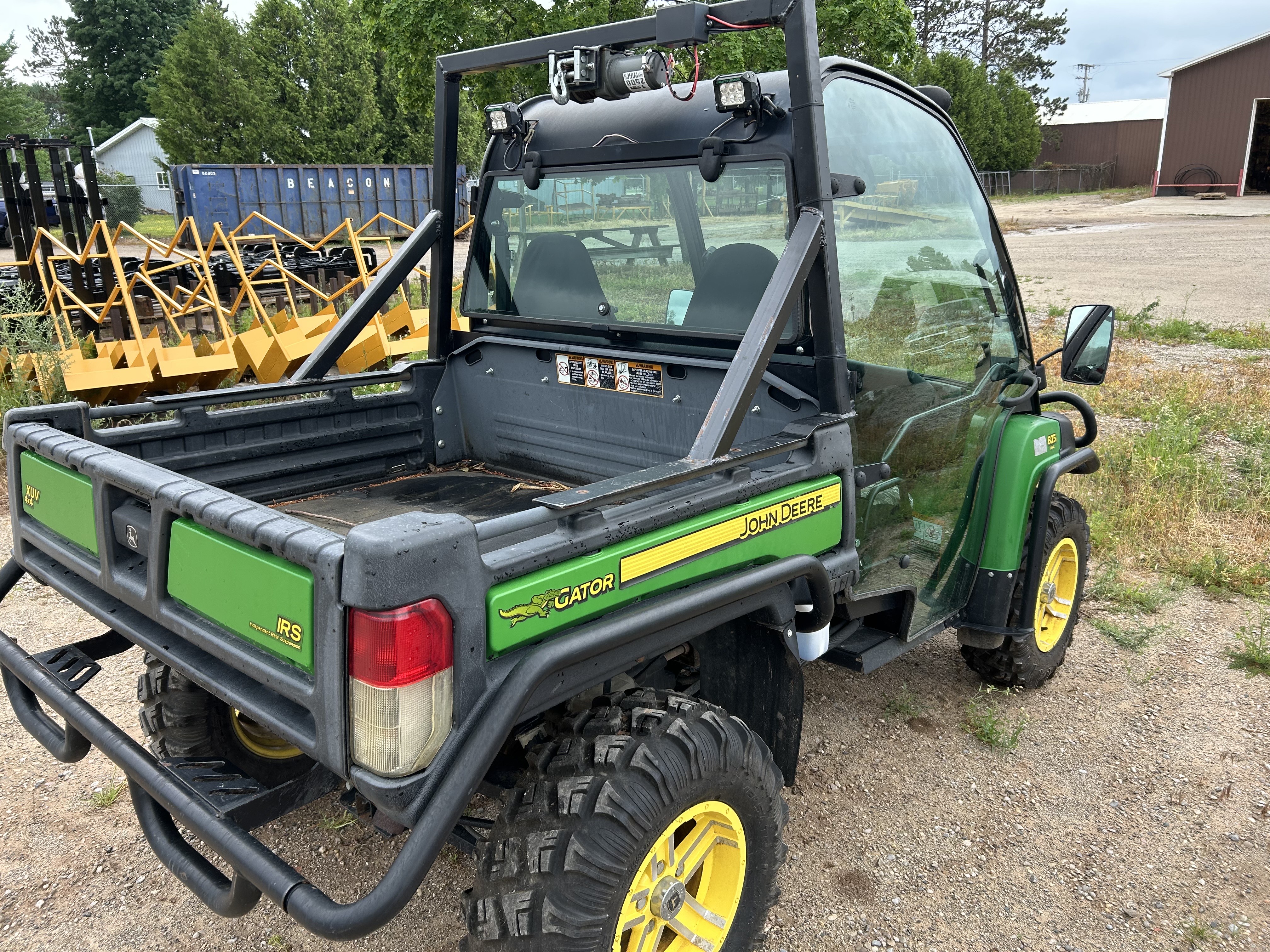 2012 John Deere Gator 825 i Side by Side