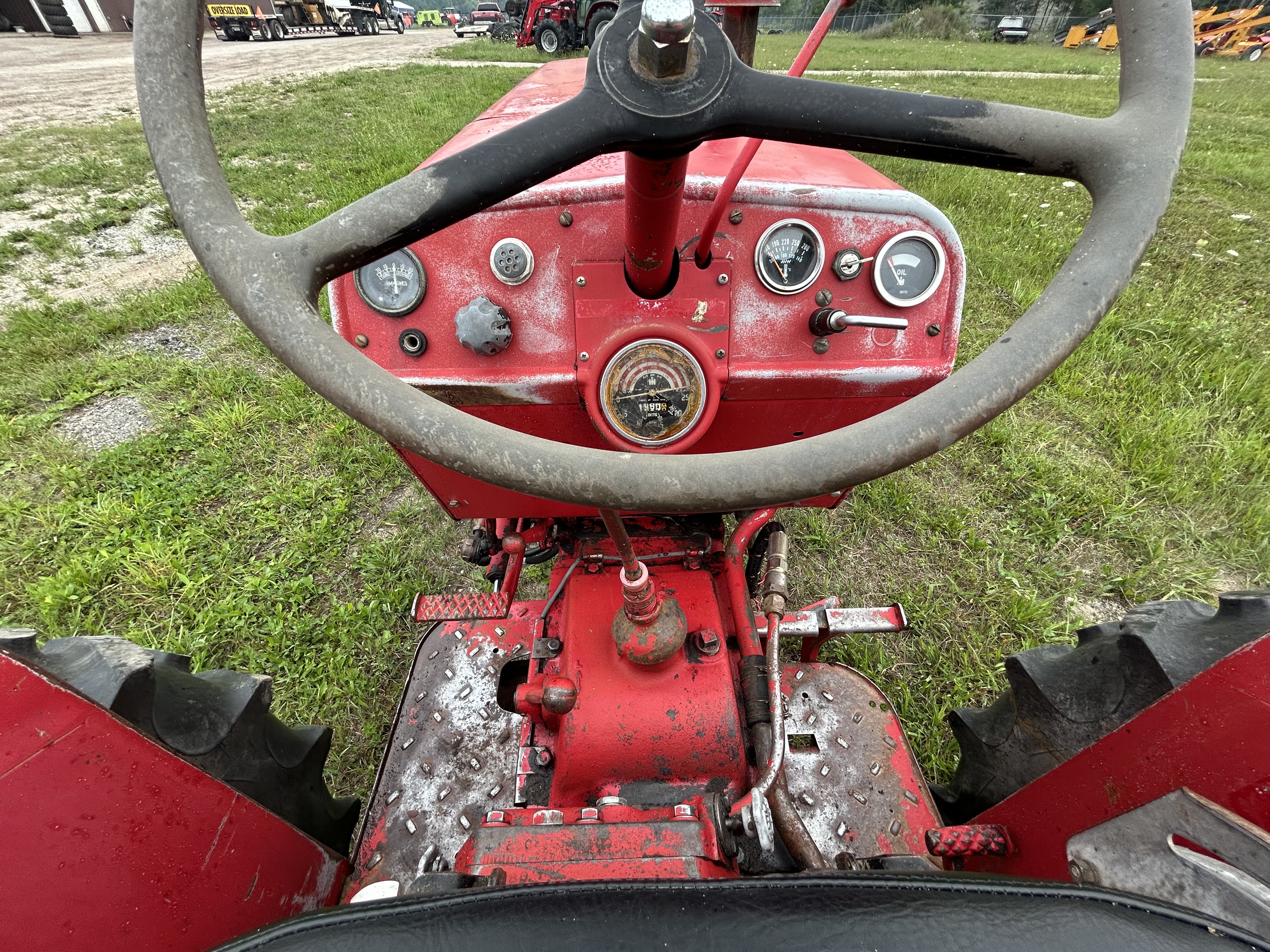 1964 International B-414 Tractor