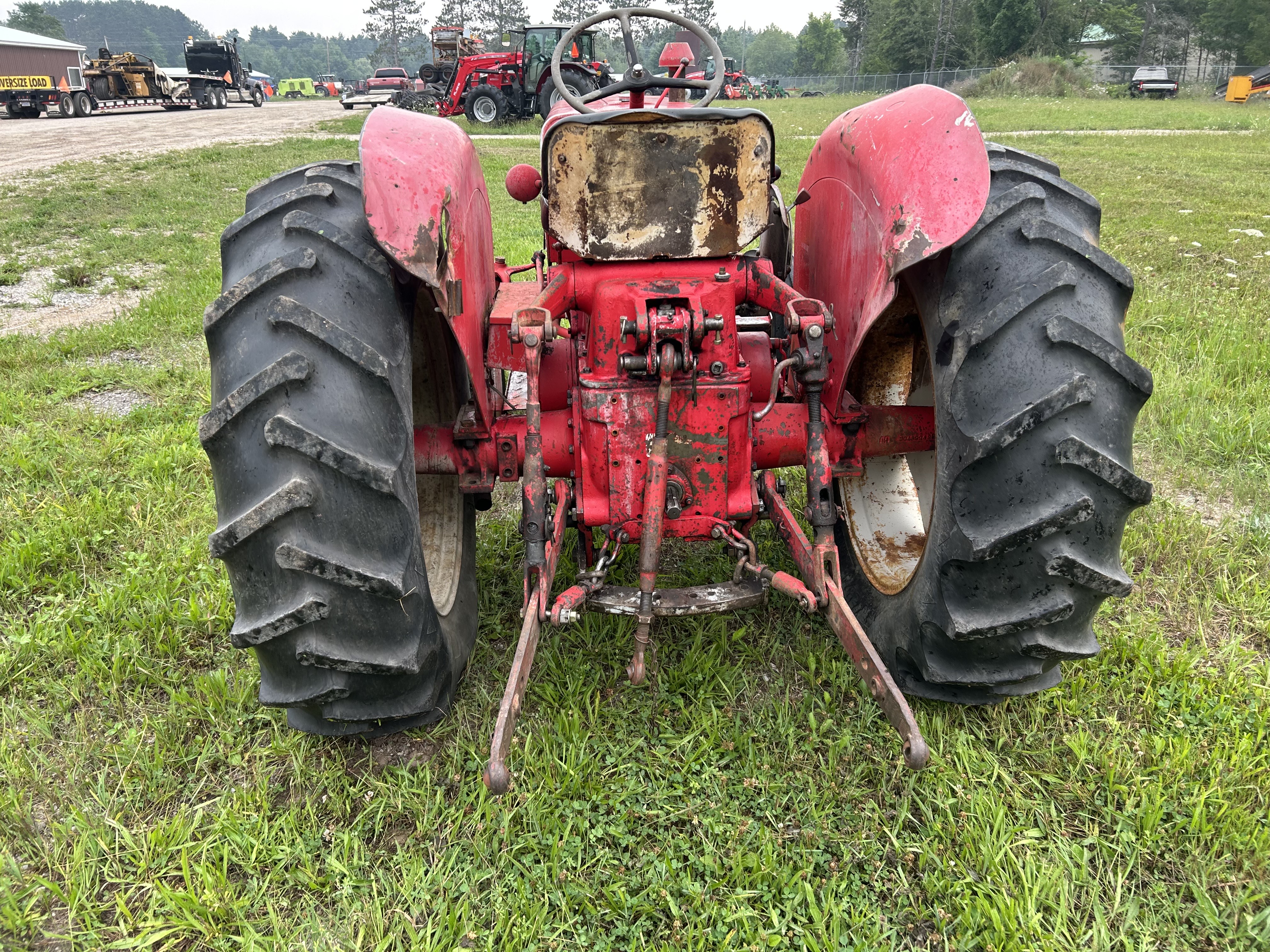 1964 International B-414 Tractor