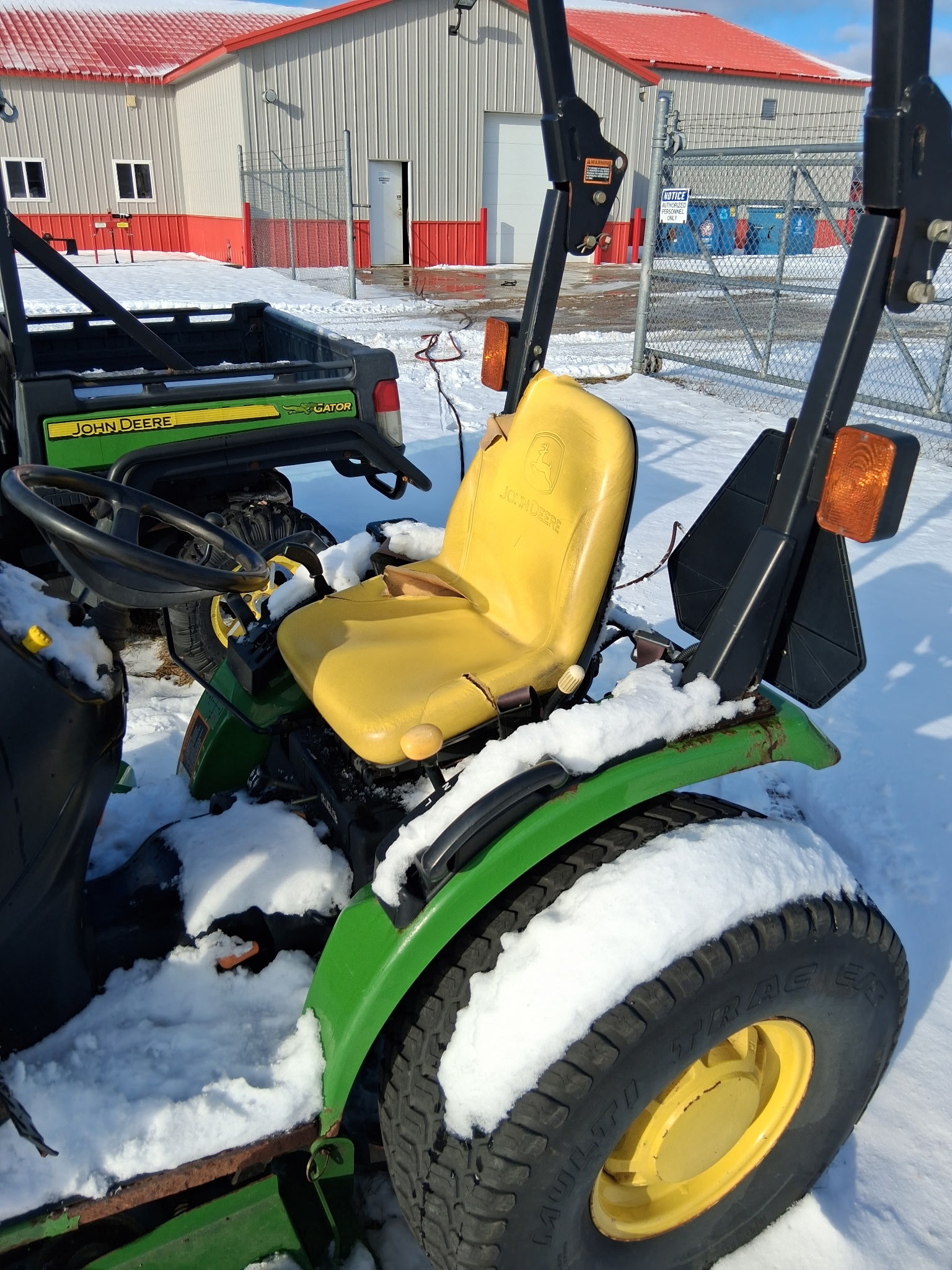 John Deere 2520 Tractor