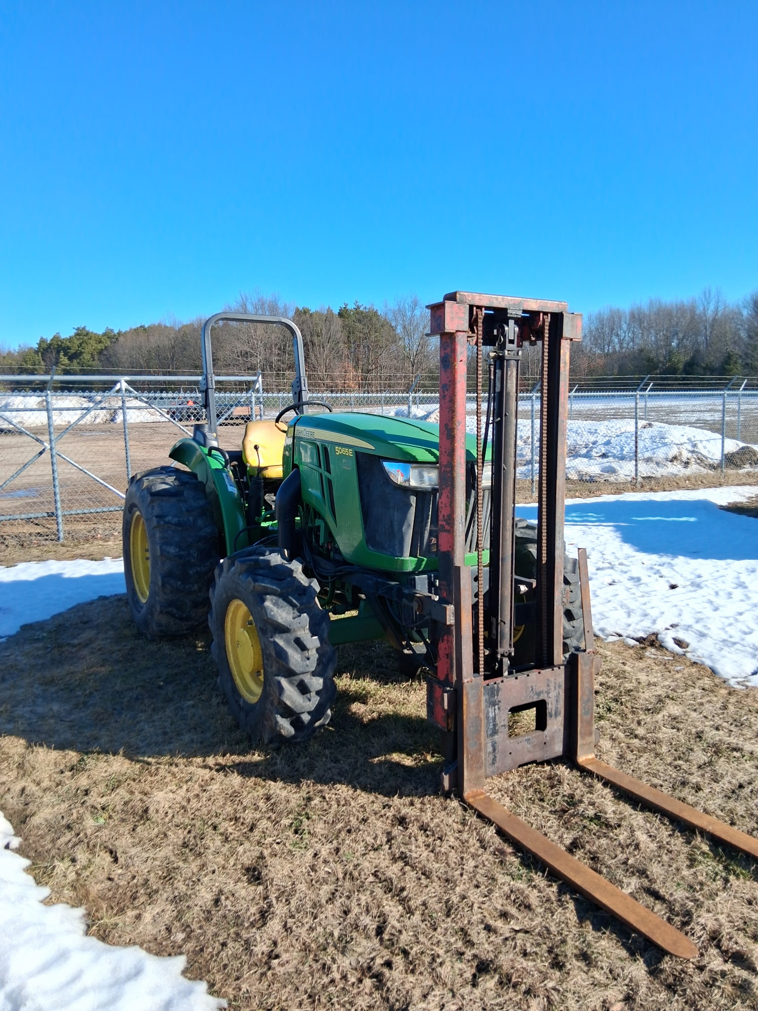 John Deere 5065E Tractor
