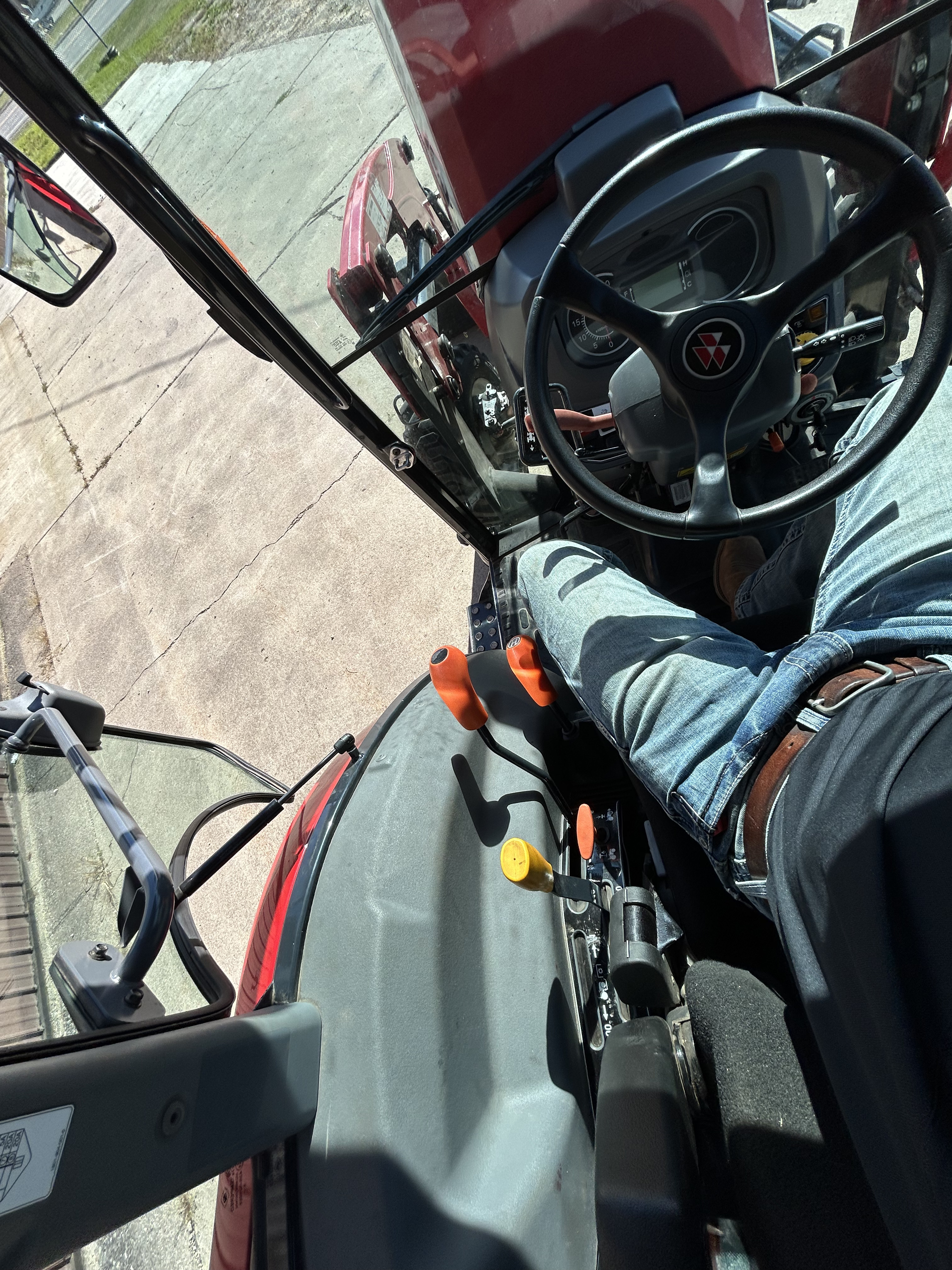 2016 Massey Ferguson 1754 Tractor