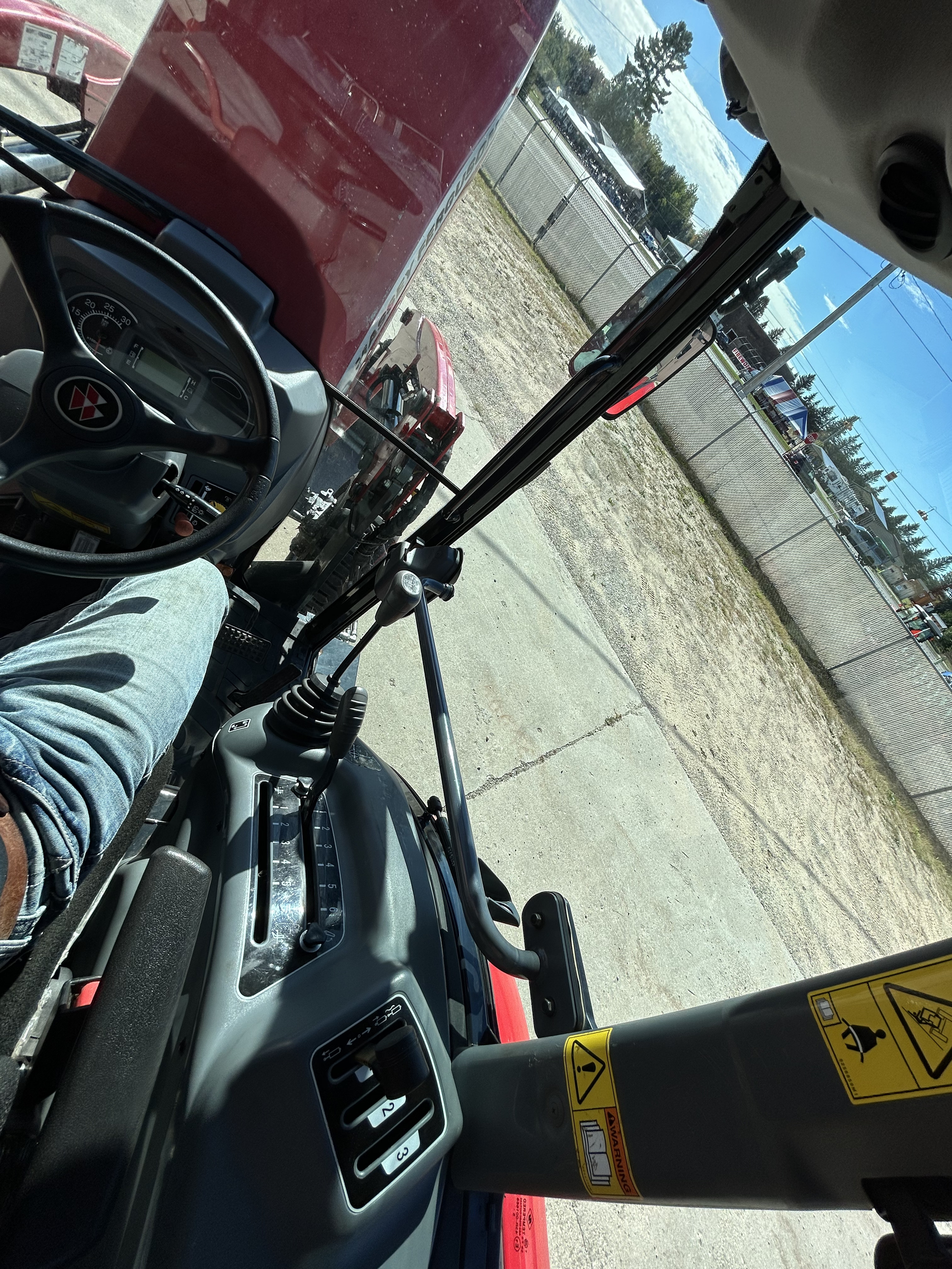 2016 Massey Ferguson 1754 Tractor
