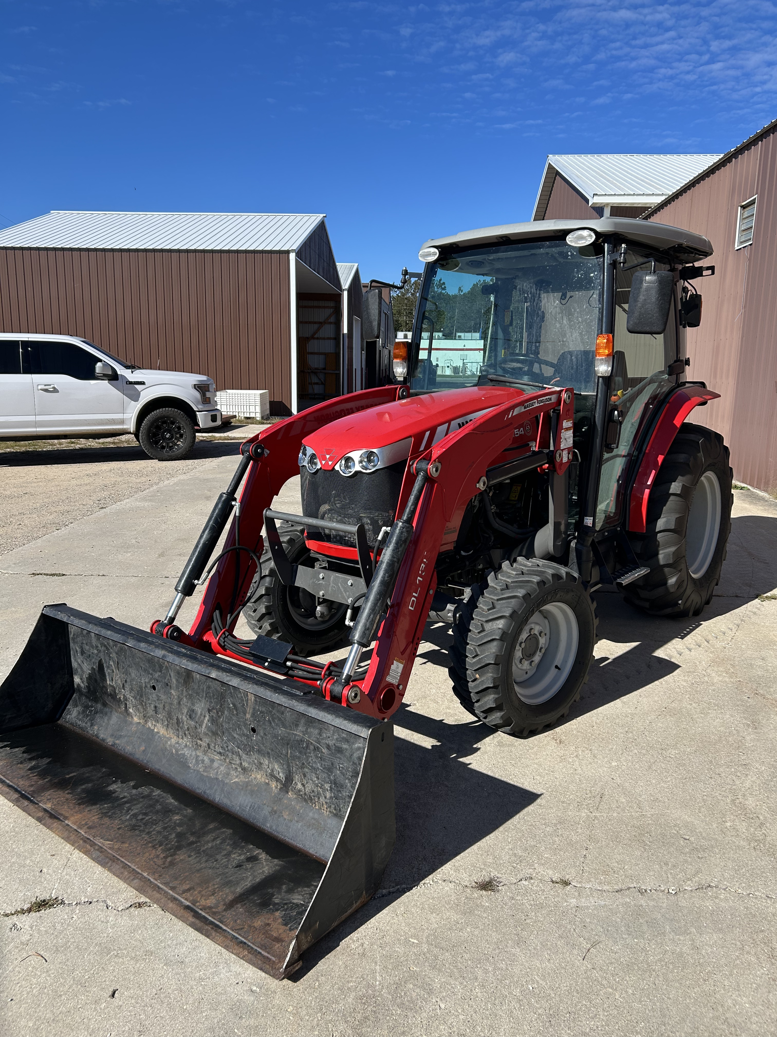 2016 Massey Ferguson 1754 Tractor