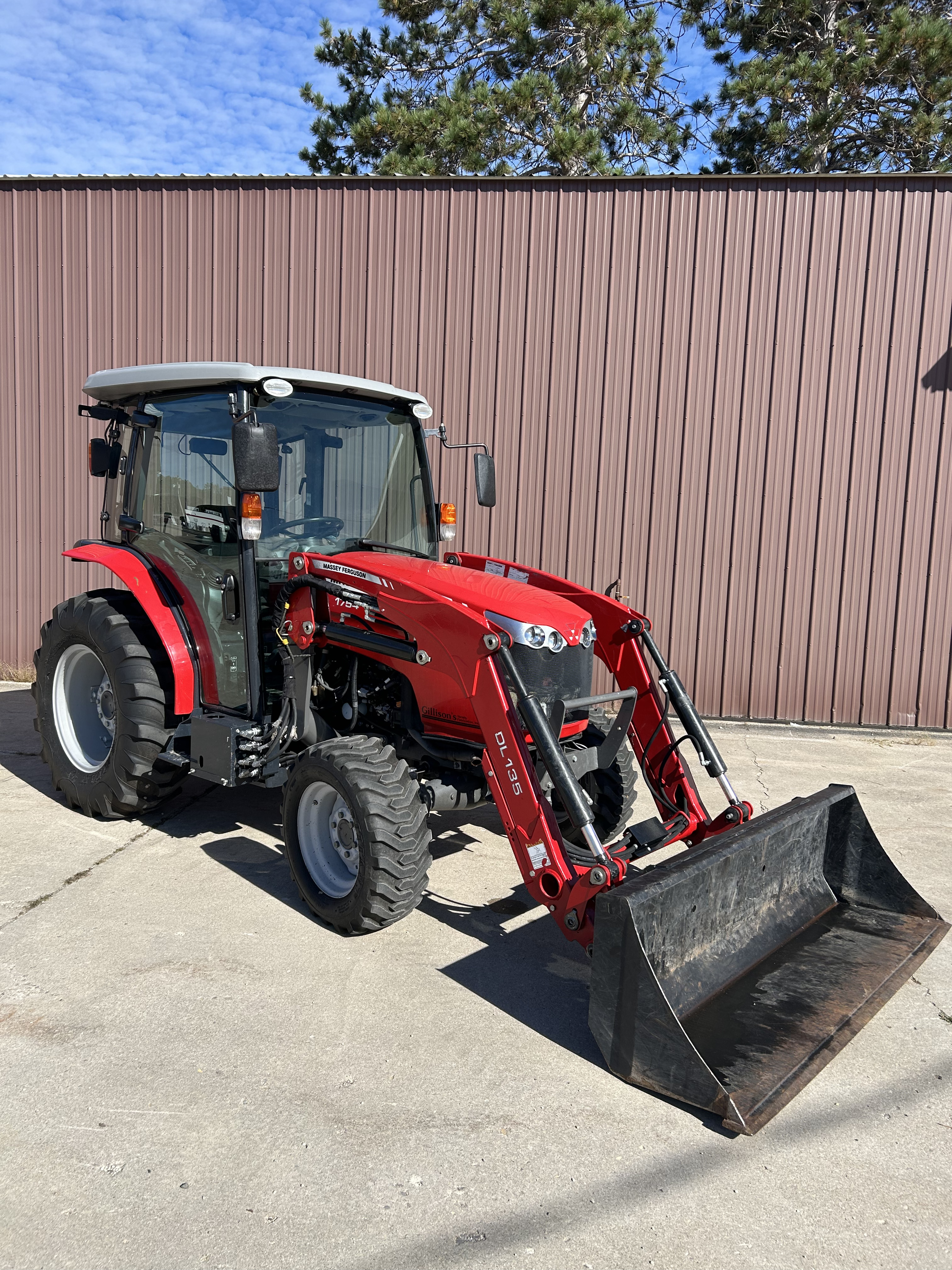 2016 Massey Ferguson 1754 Tractor