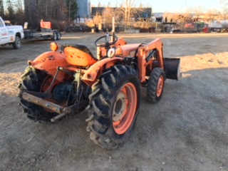 1982 Kubota L275DT Tractor