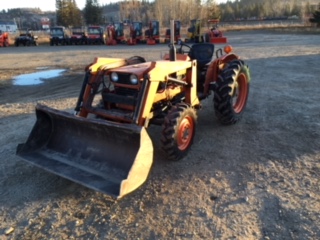 1982 Kubota L275DT Tractor