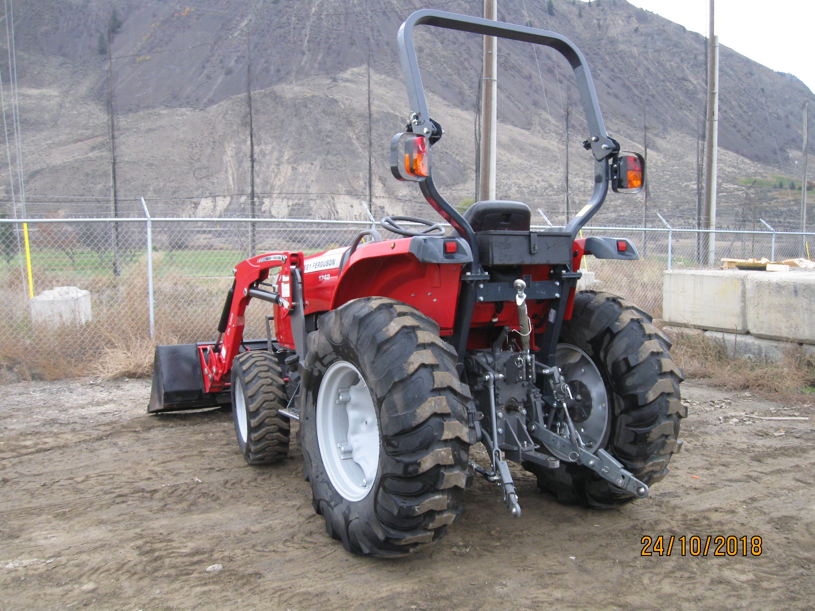 2014 Massey Ferguson 1742HST Tractor