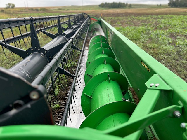 2015 John Deere 635F Hydra Flex Header Auger