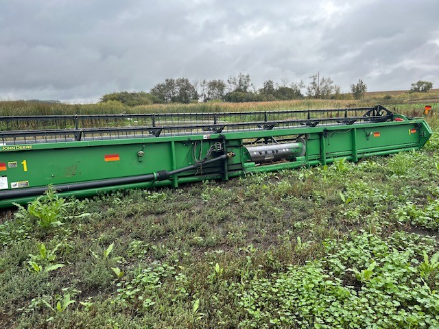 2015 John Deere 635F Hydra Flex Header Auger