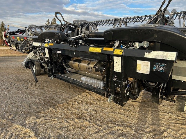 2025 MacDon FD240 Header Draper Flex