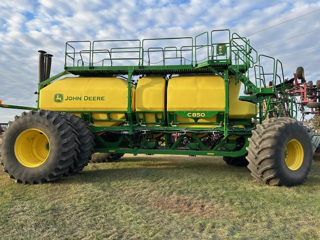 2010 Seed Hawk 7212 & 2023 John Deere C850 Air Drill