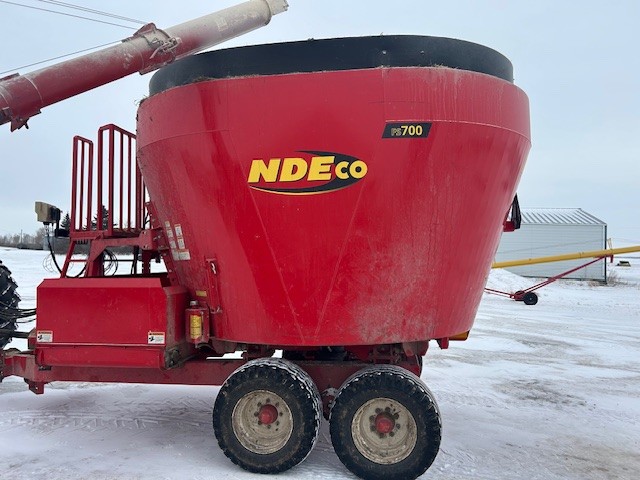 2022 NDE FS700 Vertical Feed Mixer