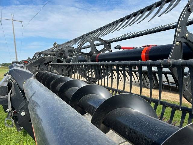 2017 MacDon FD140 Header Draper Flex