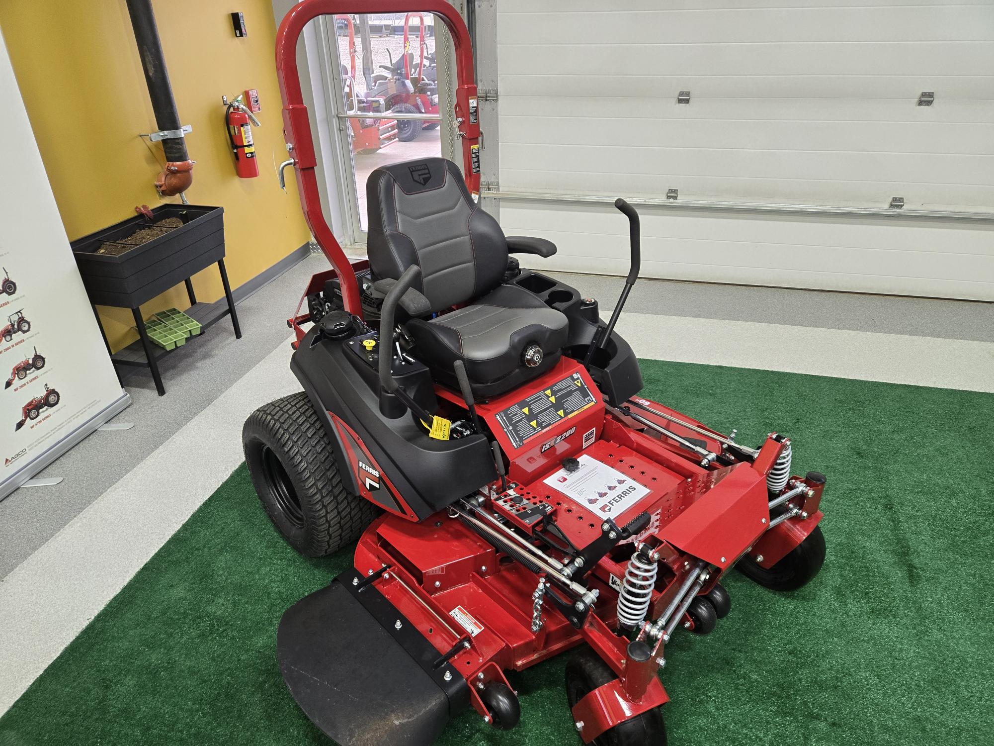 2025 Ferris ISX2200 Mower/Zero Turn