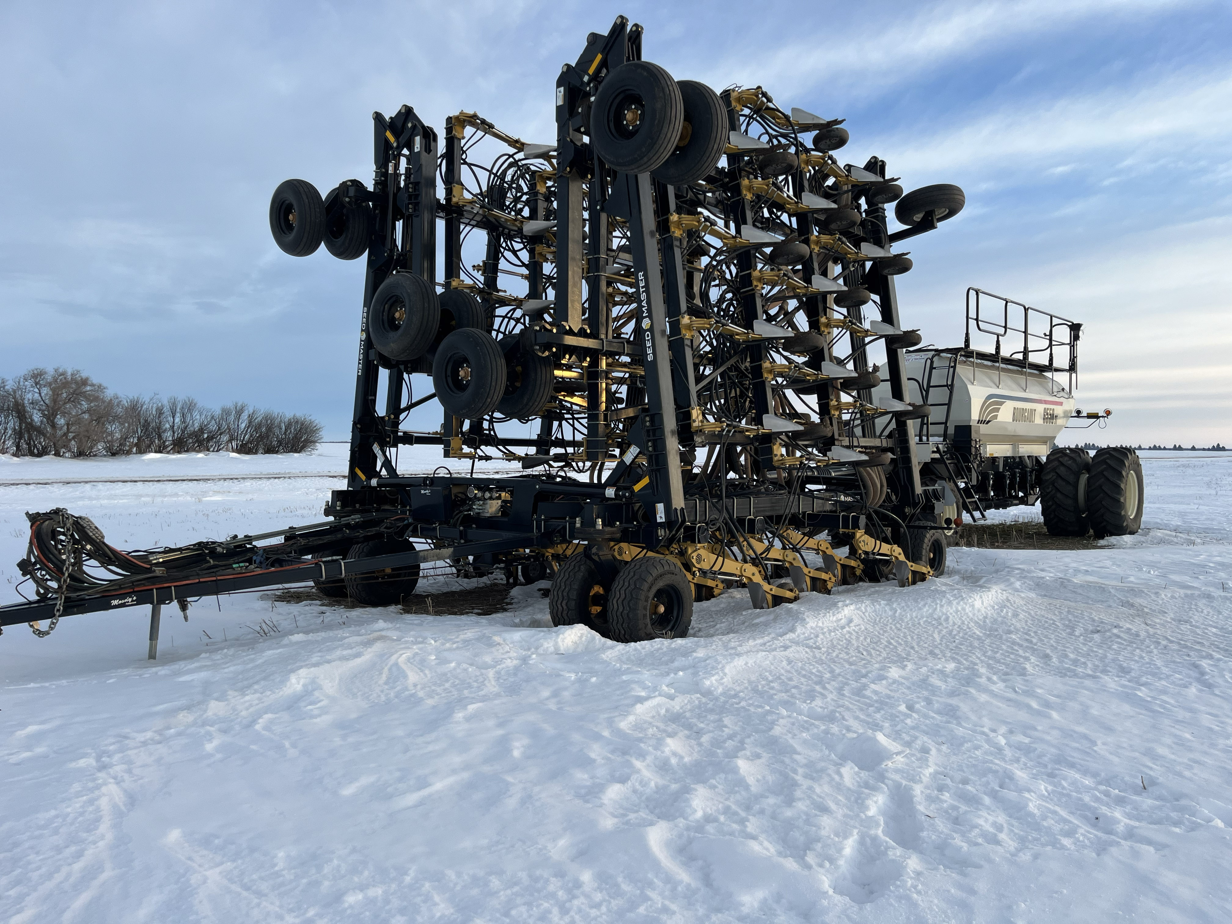 2016 Seed Master 7012 with Bourgault 6550ST Air Drill