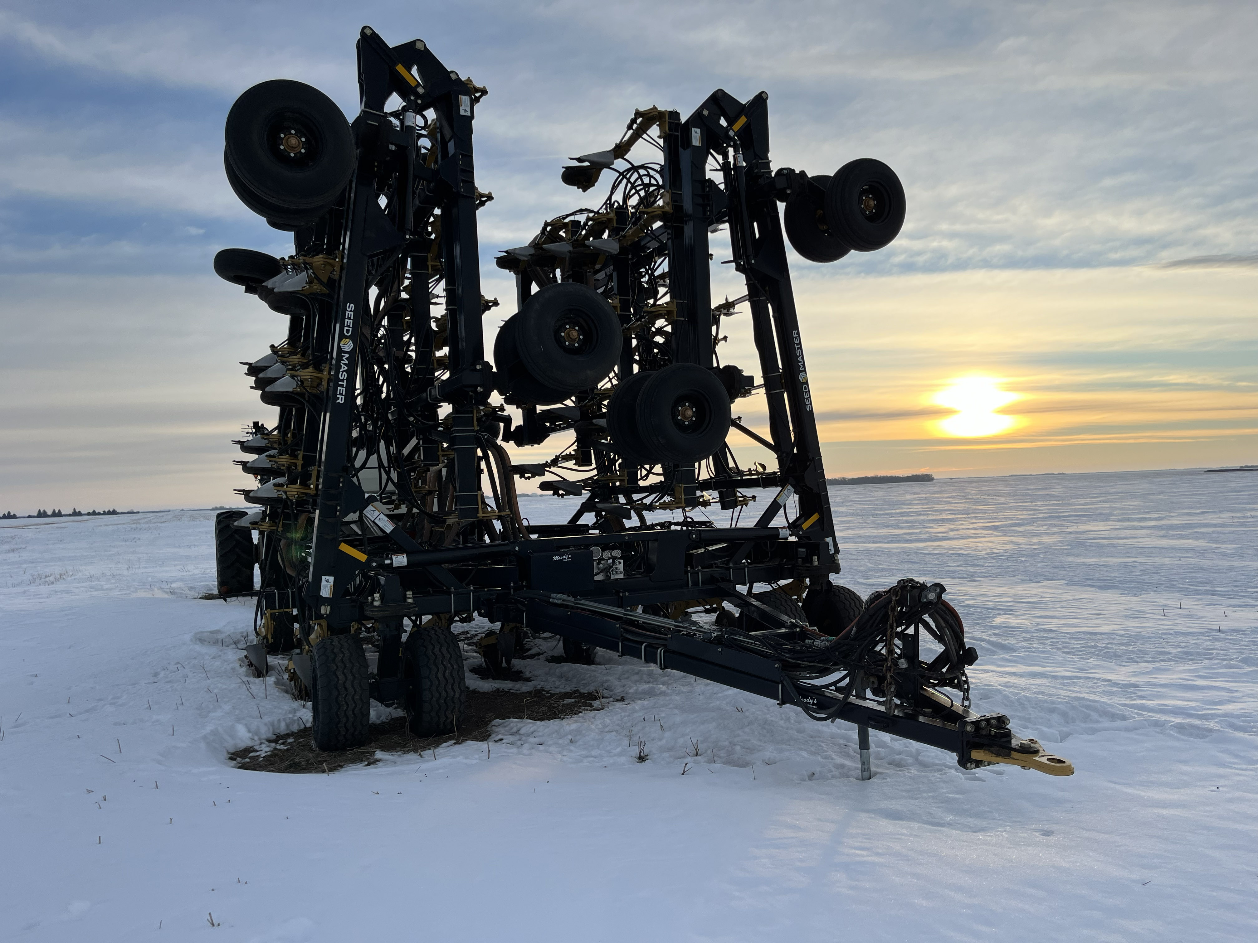 2016 Seed Master 7012 with Bourgault 6550ST Air Drill