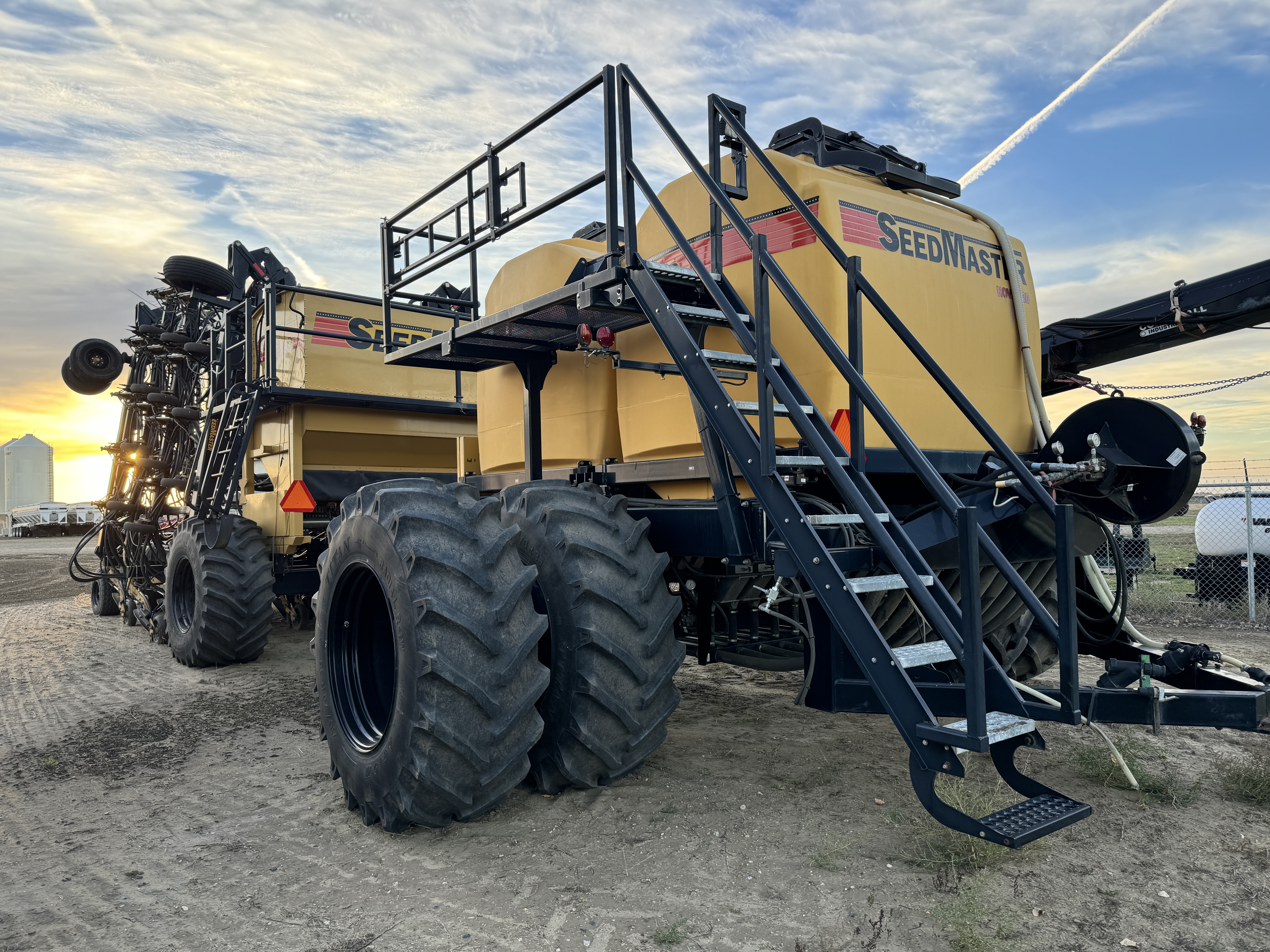 2015 Seed Master 7012 with Nova Cart Air Drill