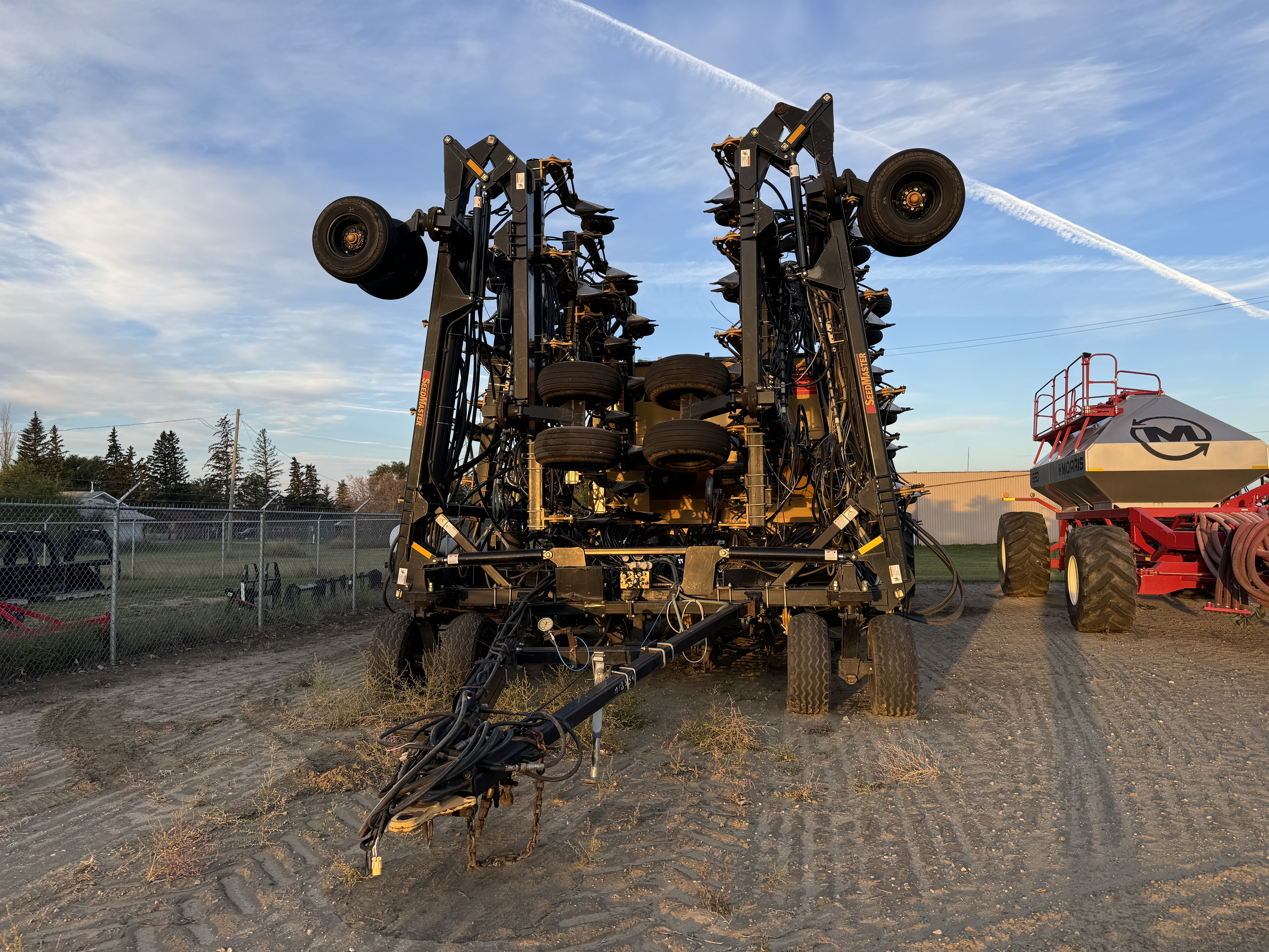 2015 Seed Master 7012 with Nova Cart Air Drill