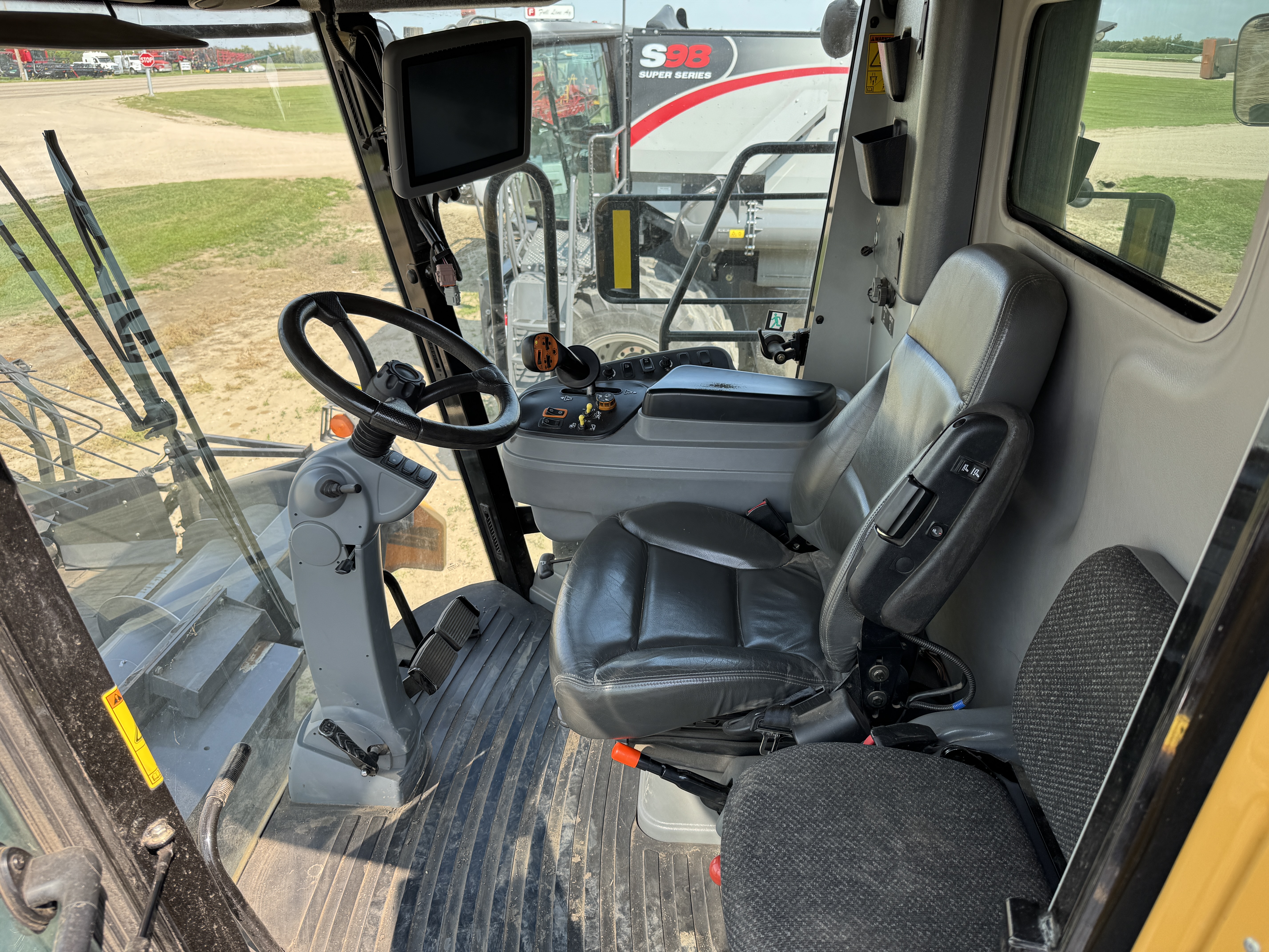 2012 Challenger 560C Combine