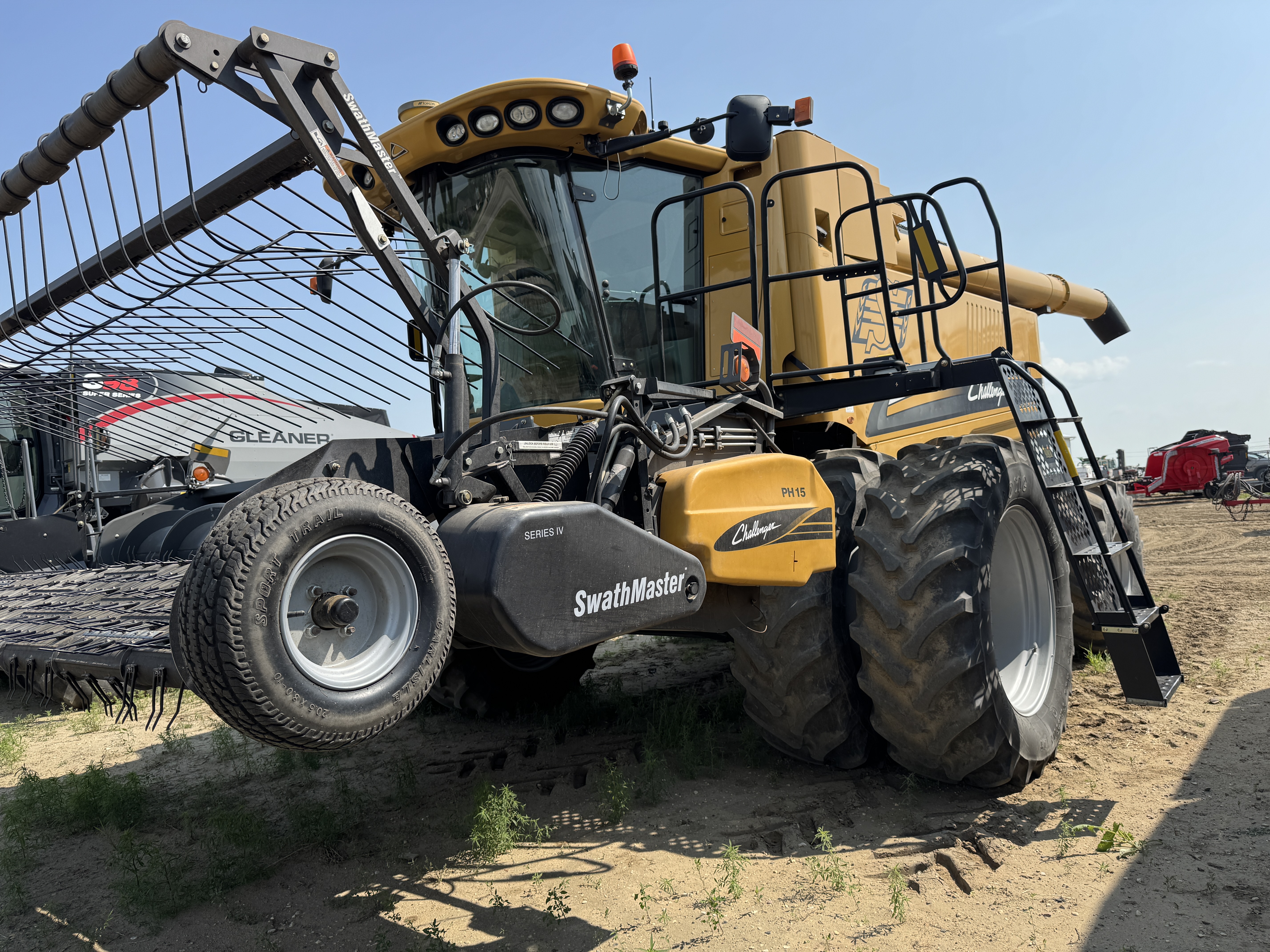 2012 Challenger 560C Combine