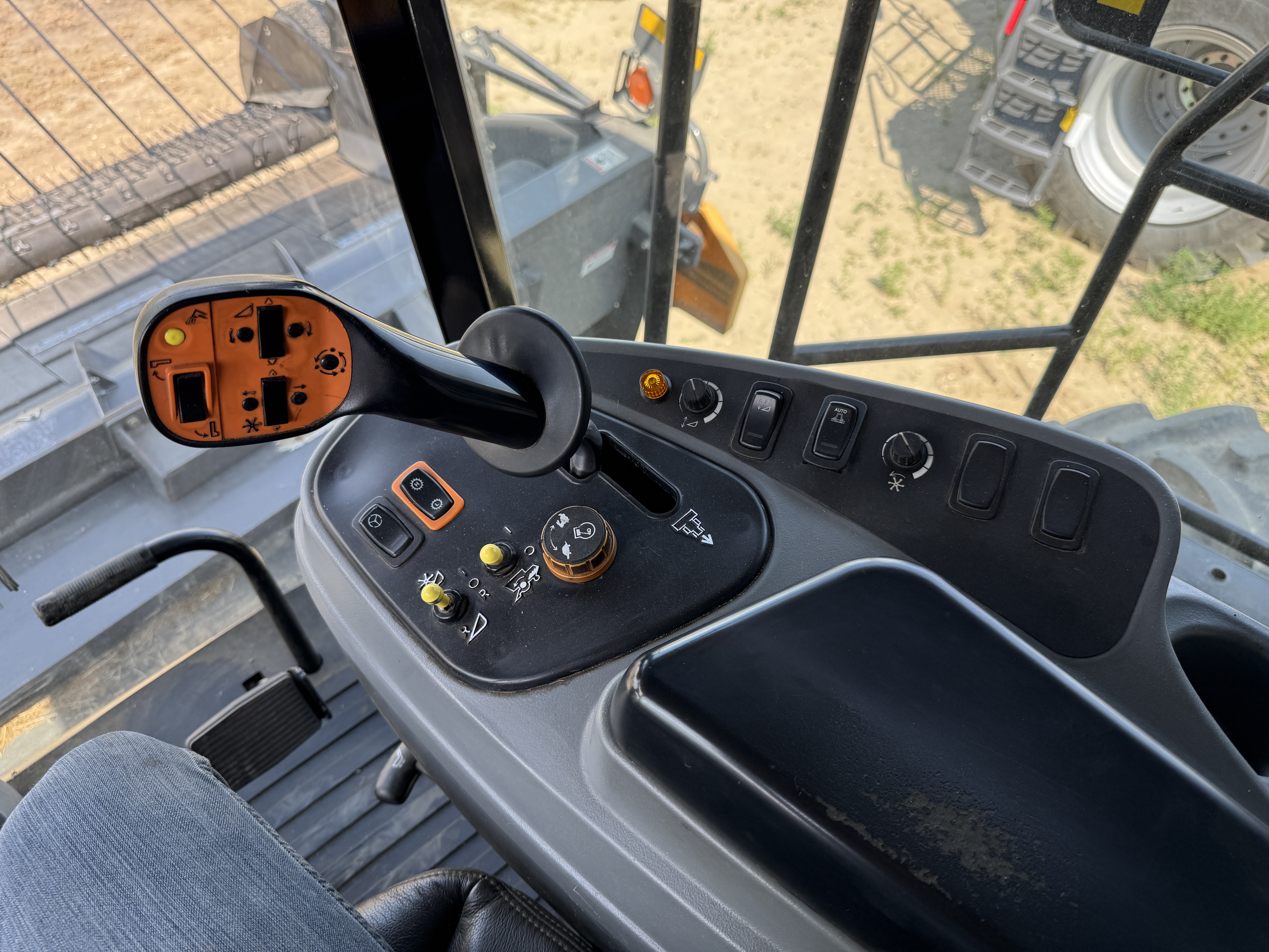 2012 Challenger 560C Combine