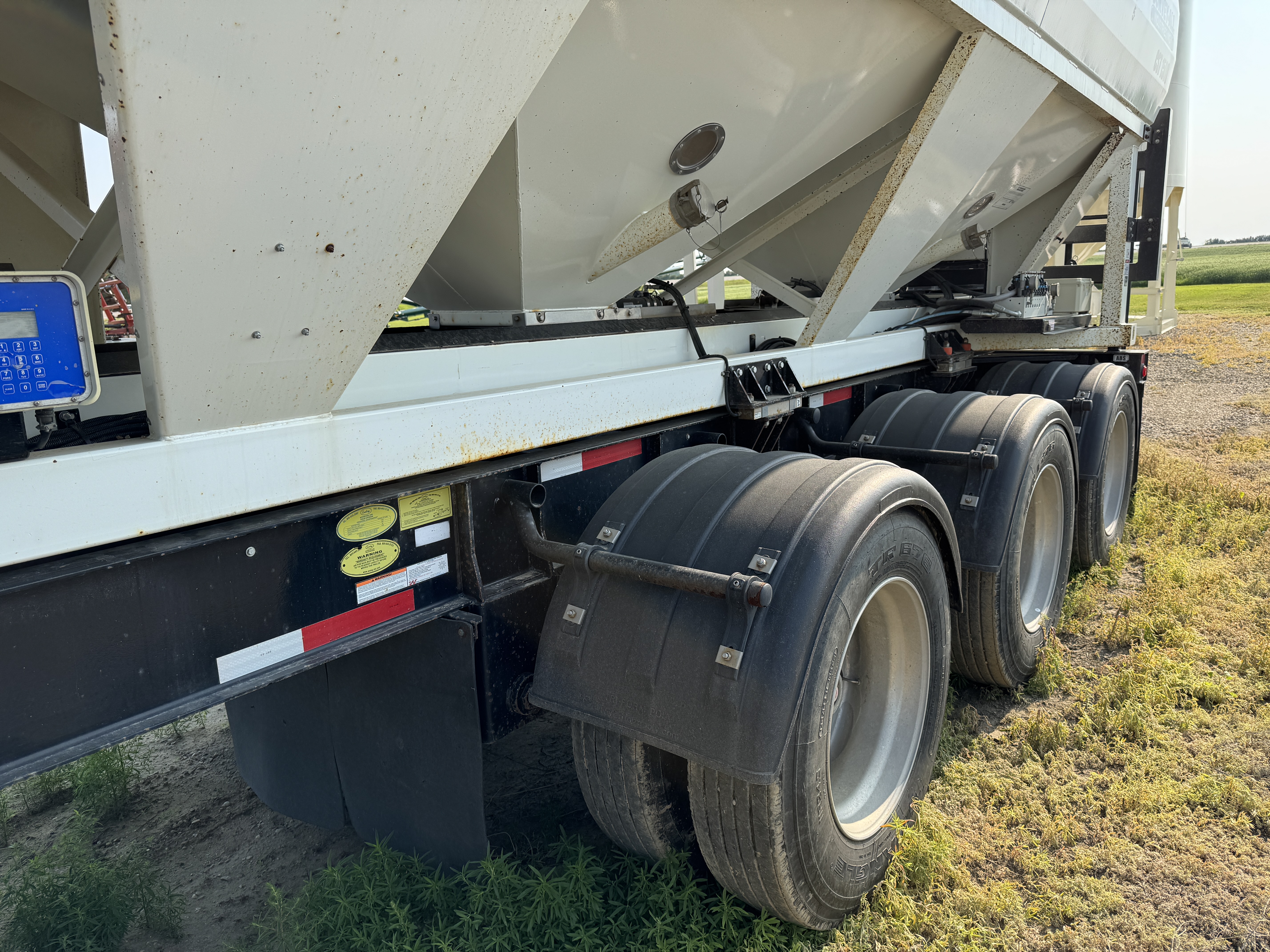 2017 Convey-All CST-1500 Seed Tender