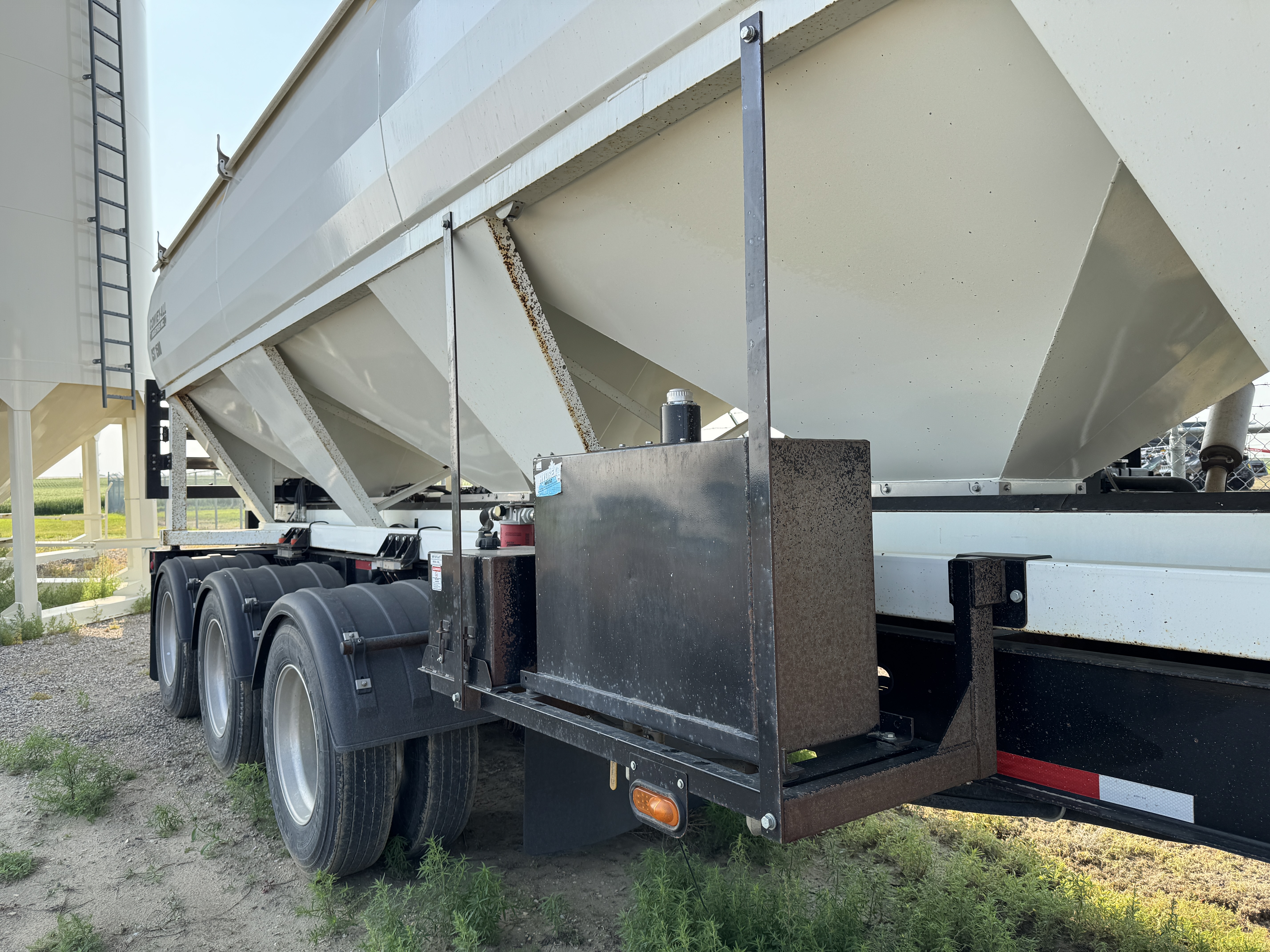 2017 Convey-All CST-1500 Seed Tender