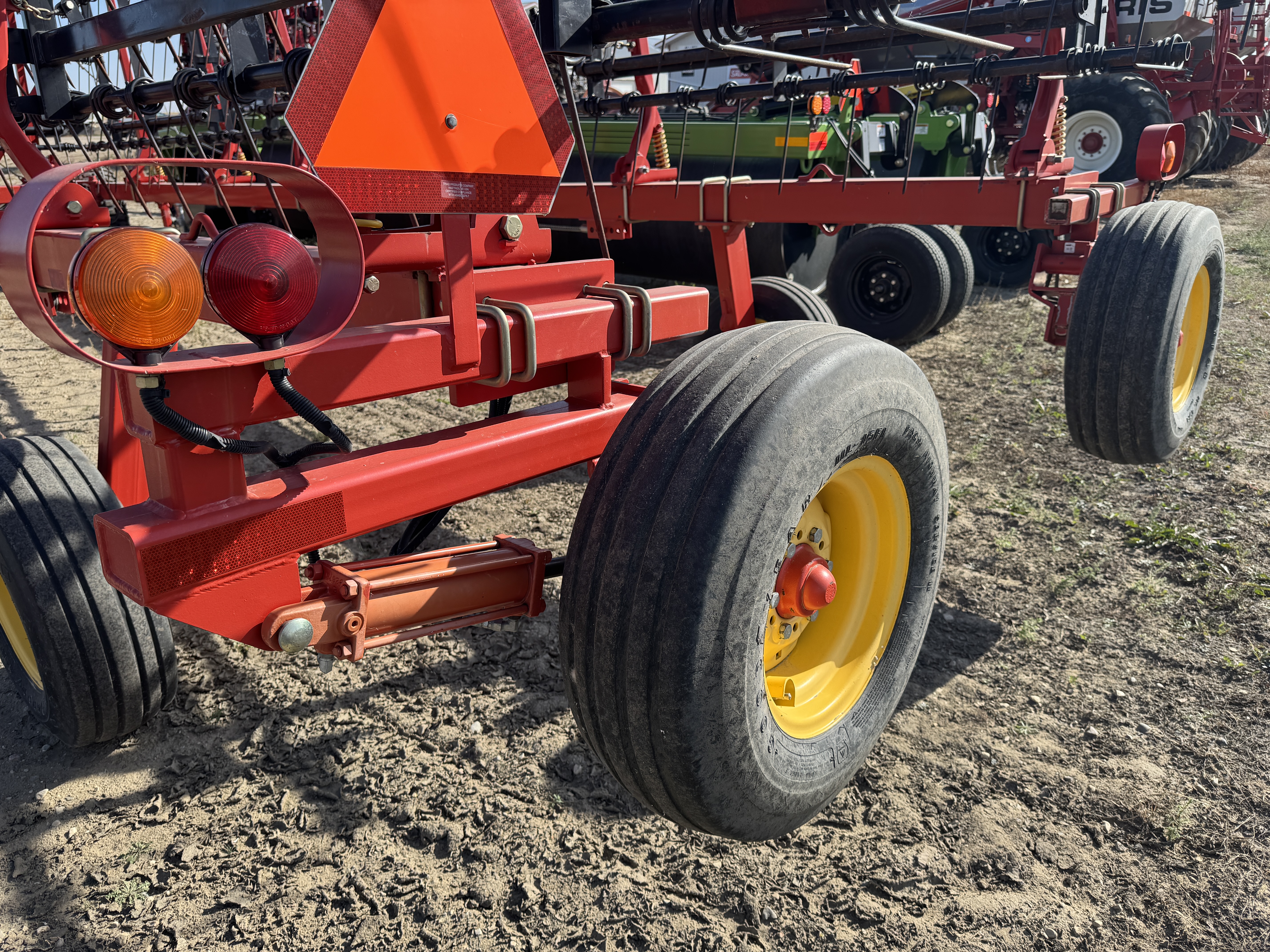 2013 Bourgault 6000-70 Harrow