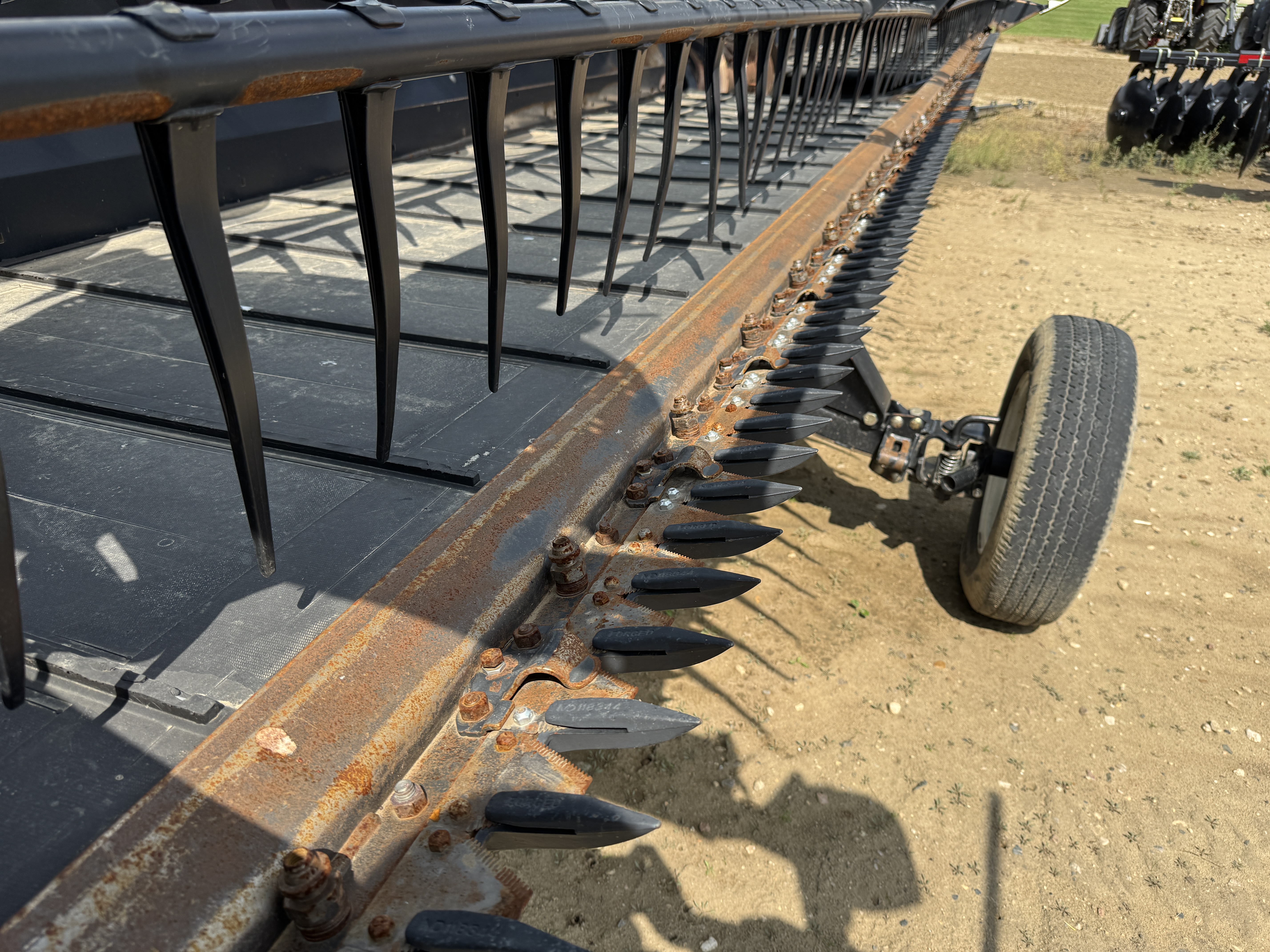 2016 MacDon FD75-35 Header Combine