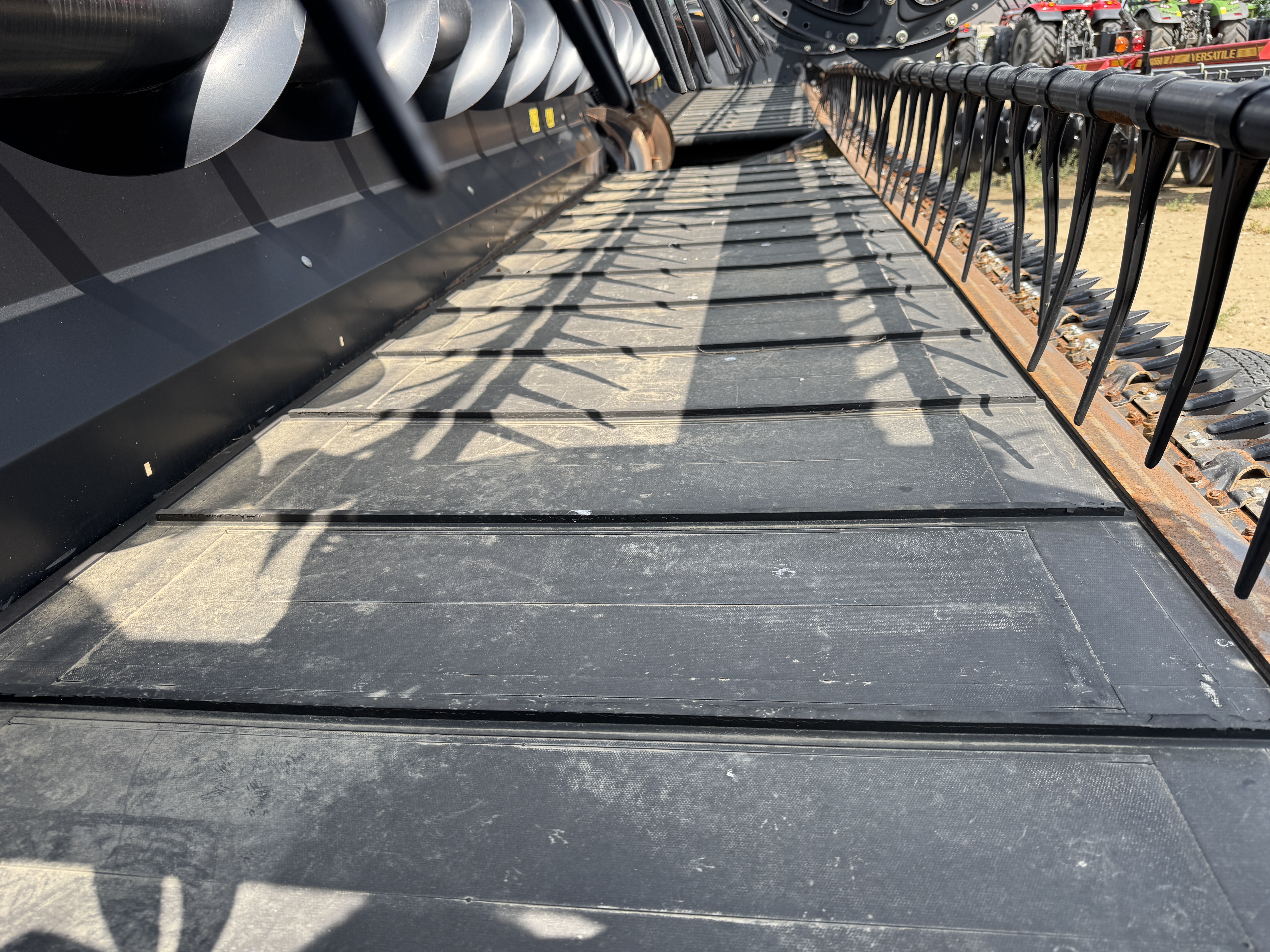 2016 MacDon FD75-35 Header Combine