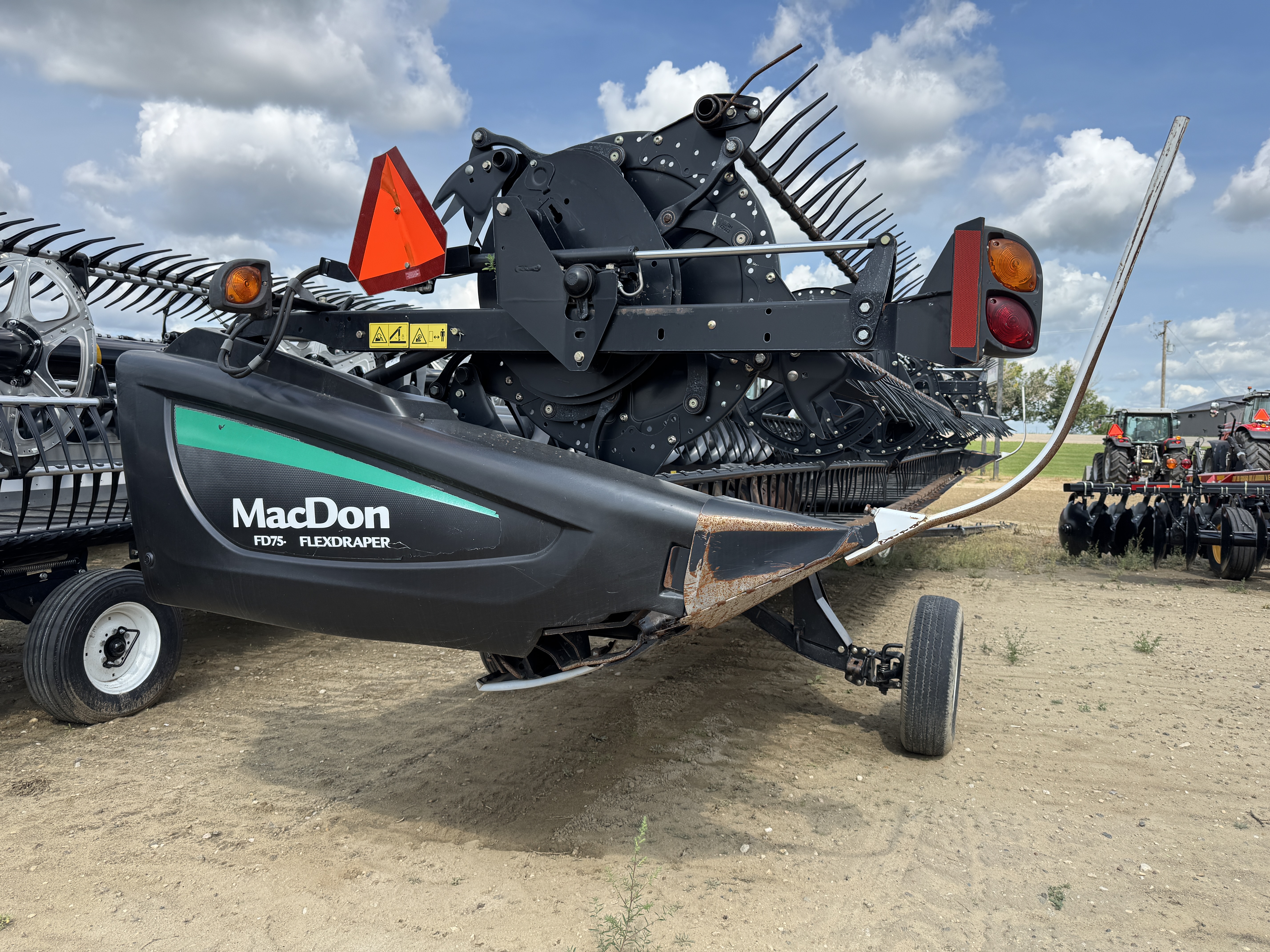 2016 MacDon FD75-35 Header Combine