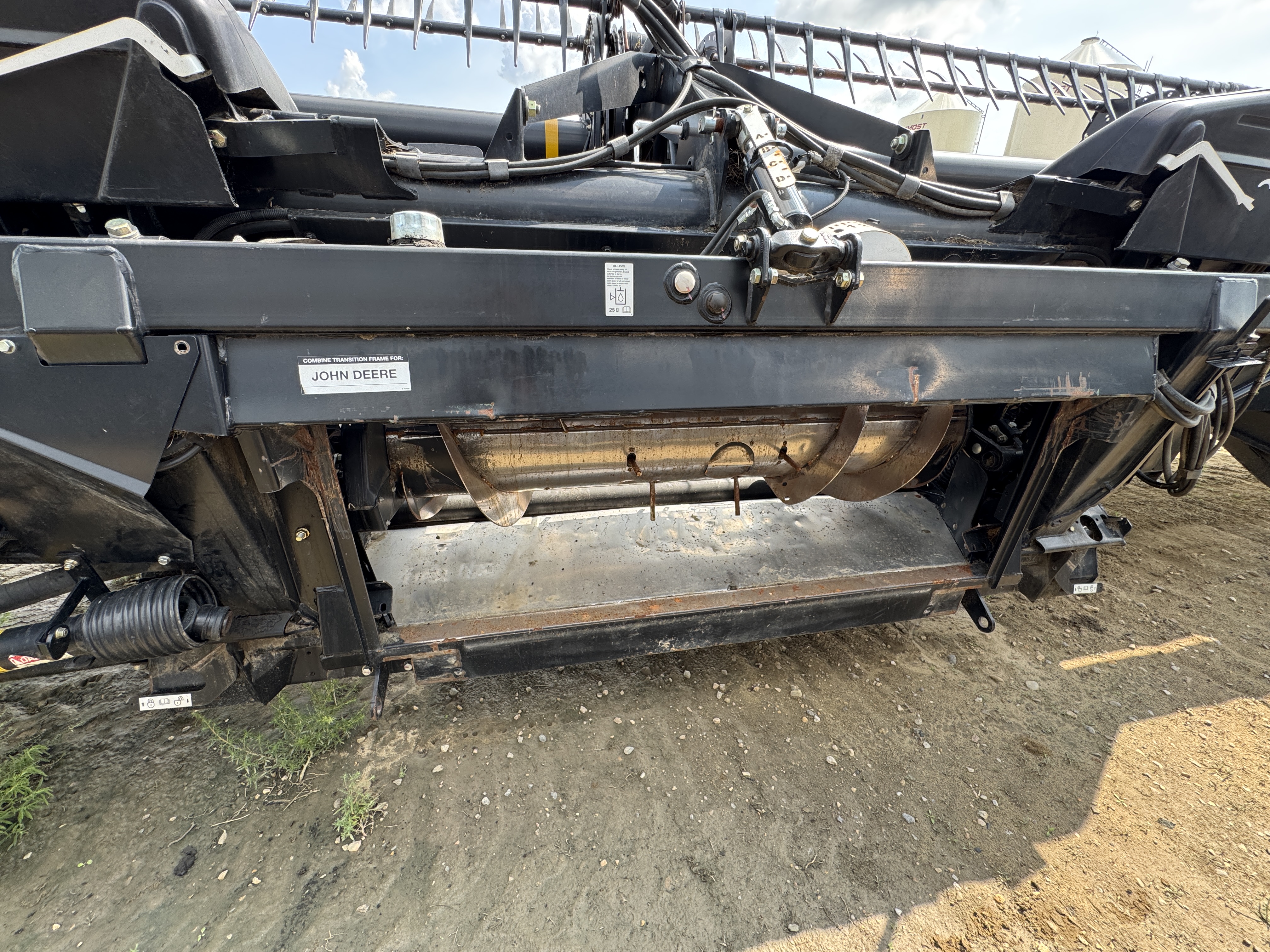 2016 MacDon FD75-35 Header Combine