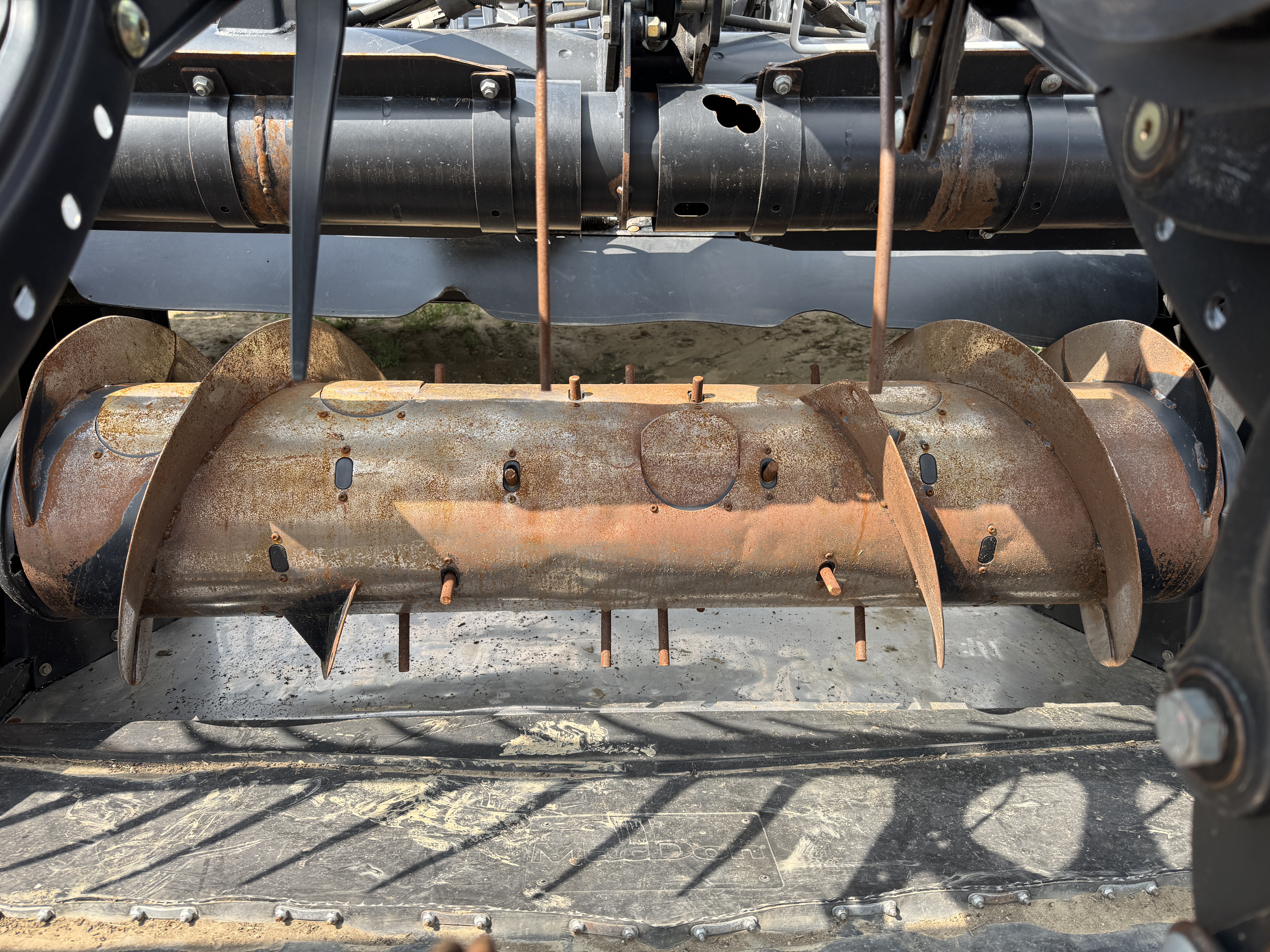 2016 MacDon FD75-35 Header Combine