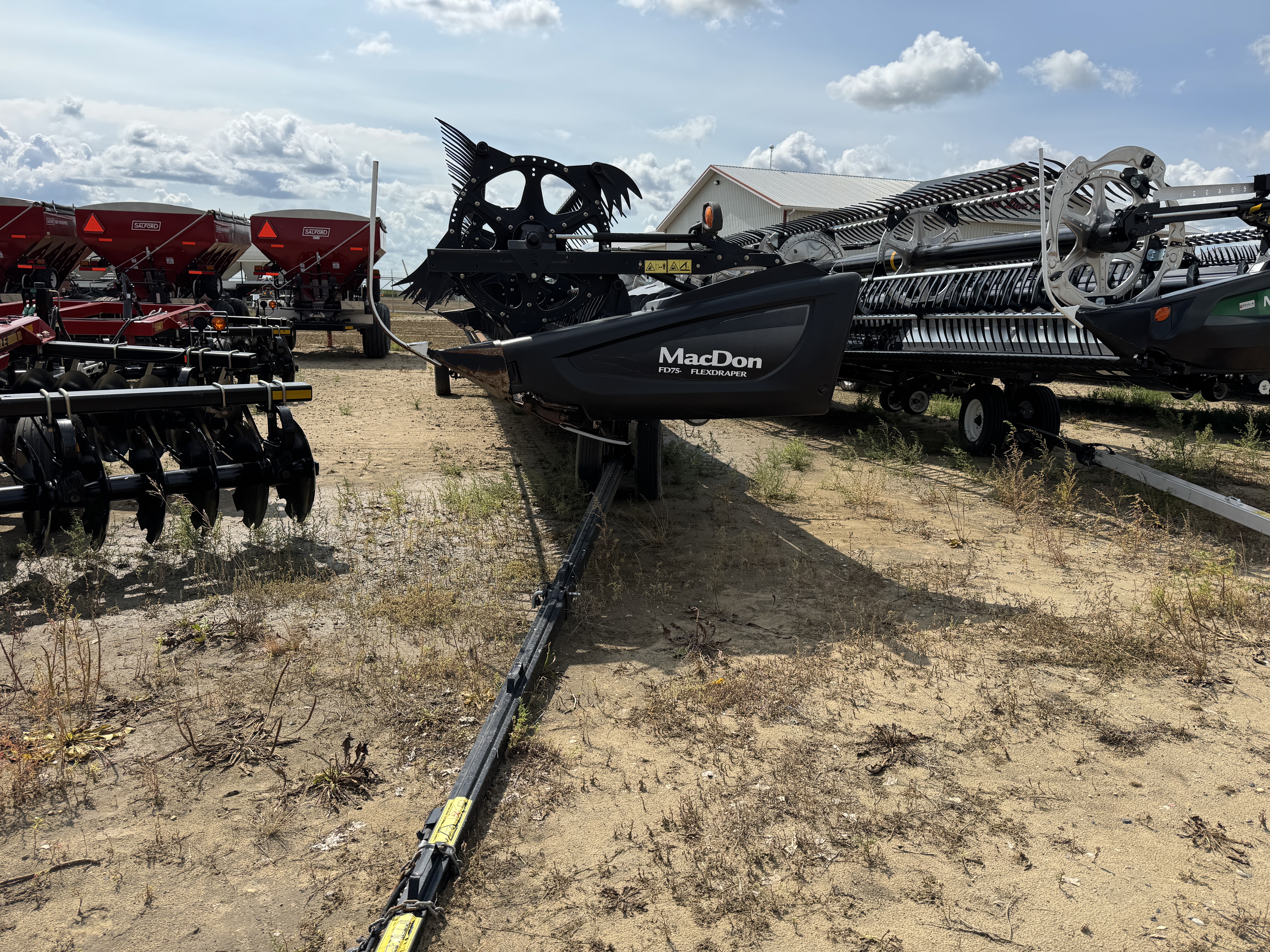 2016 MacDon FD75-35 Header Combine