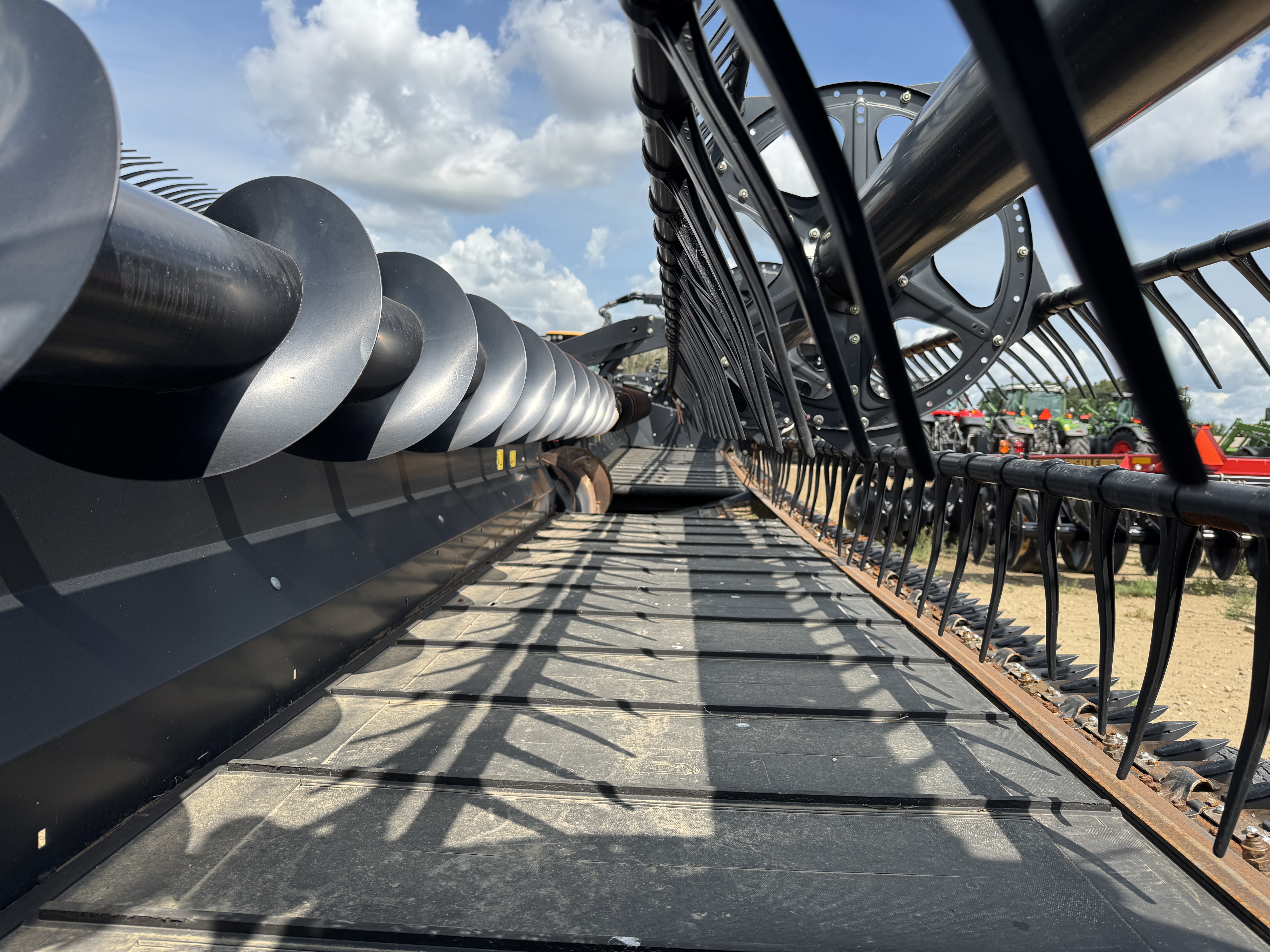 2016 MacDon FD75-35 Header Combine