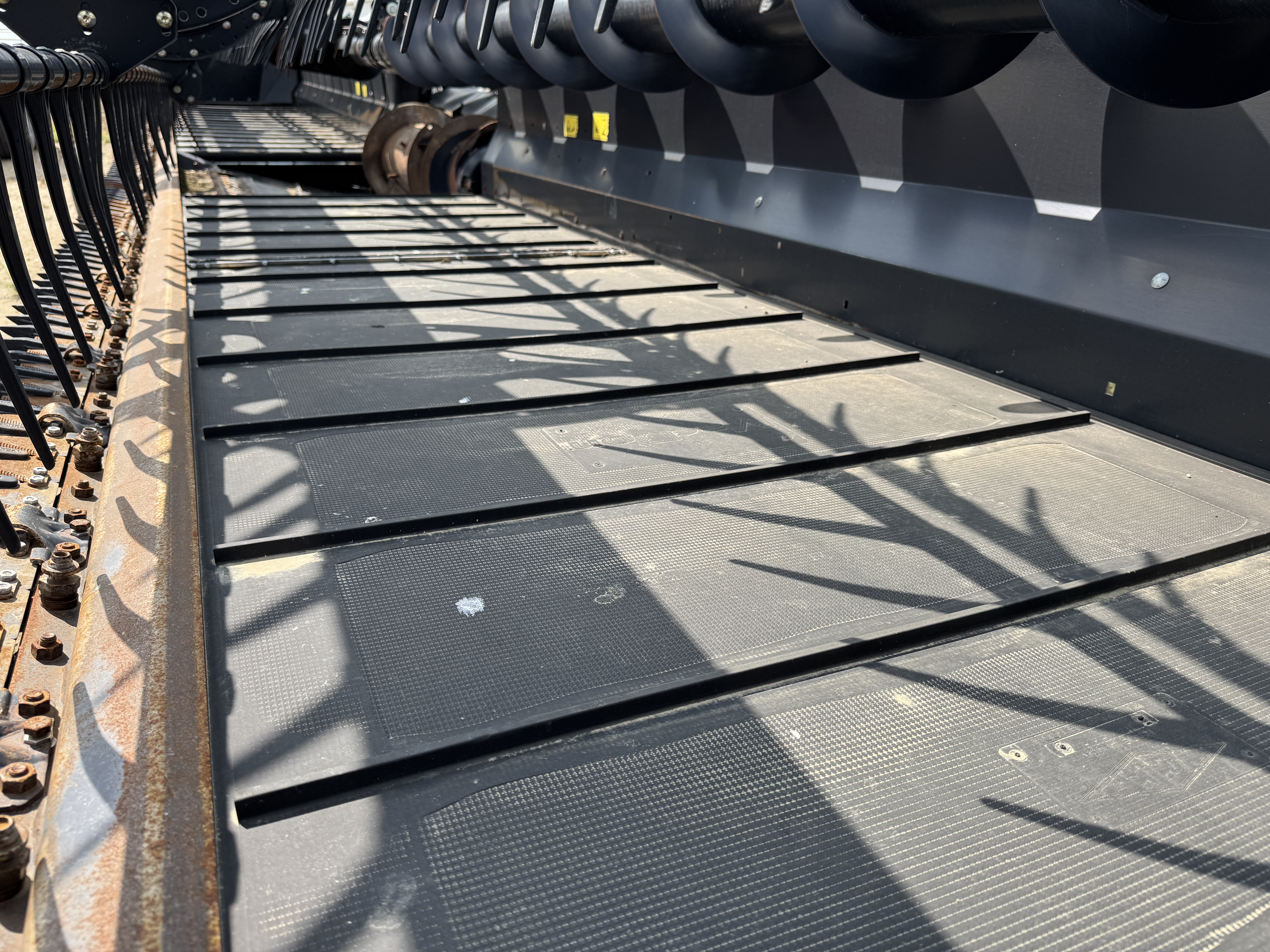 2016 MacDon FD75-35 Header Combine